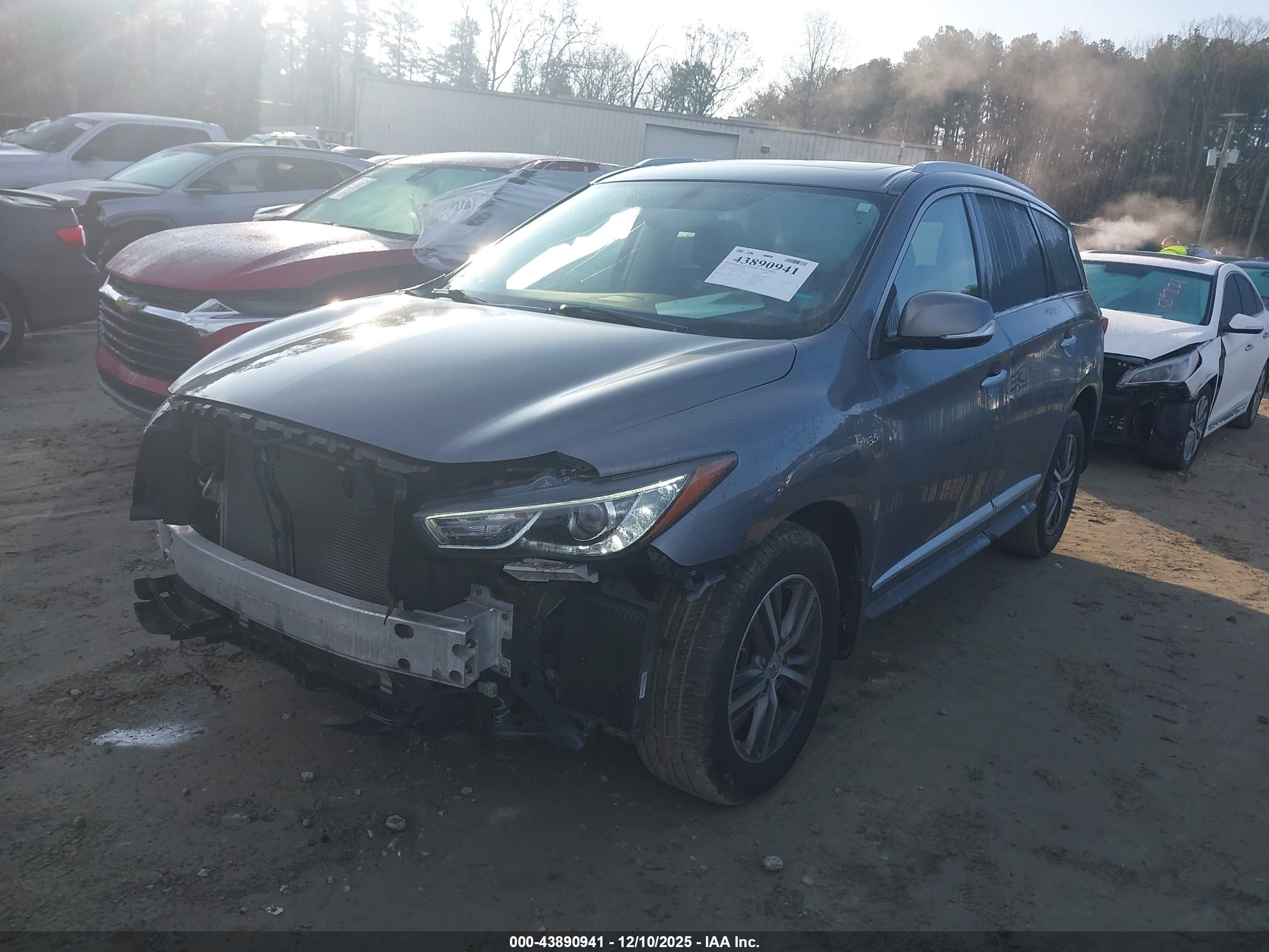 INFINITI QX60 image 2