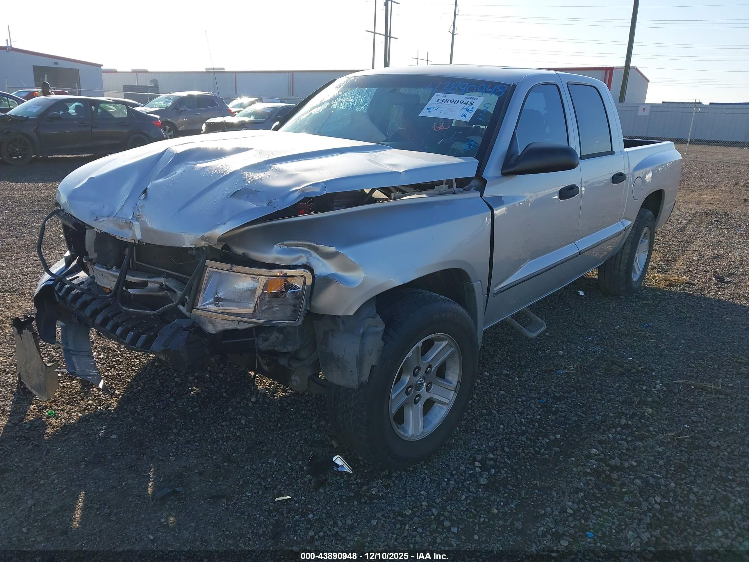 DODGE DAKOTA image 2