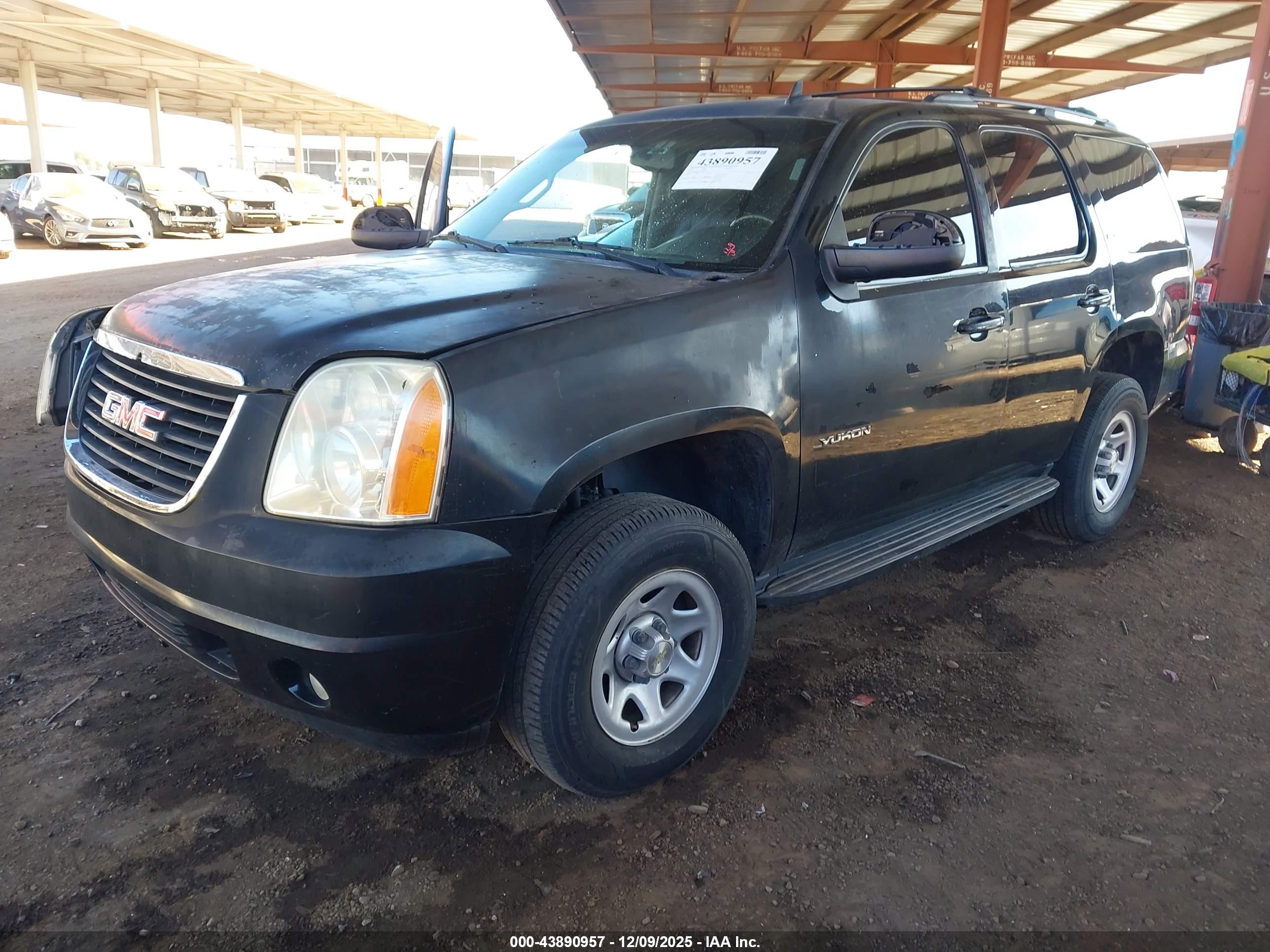 GMC YUKON image 2