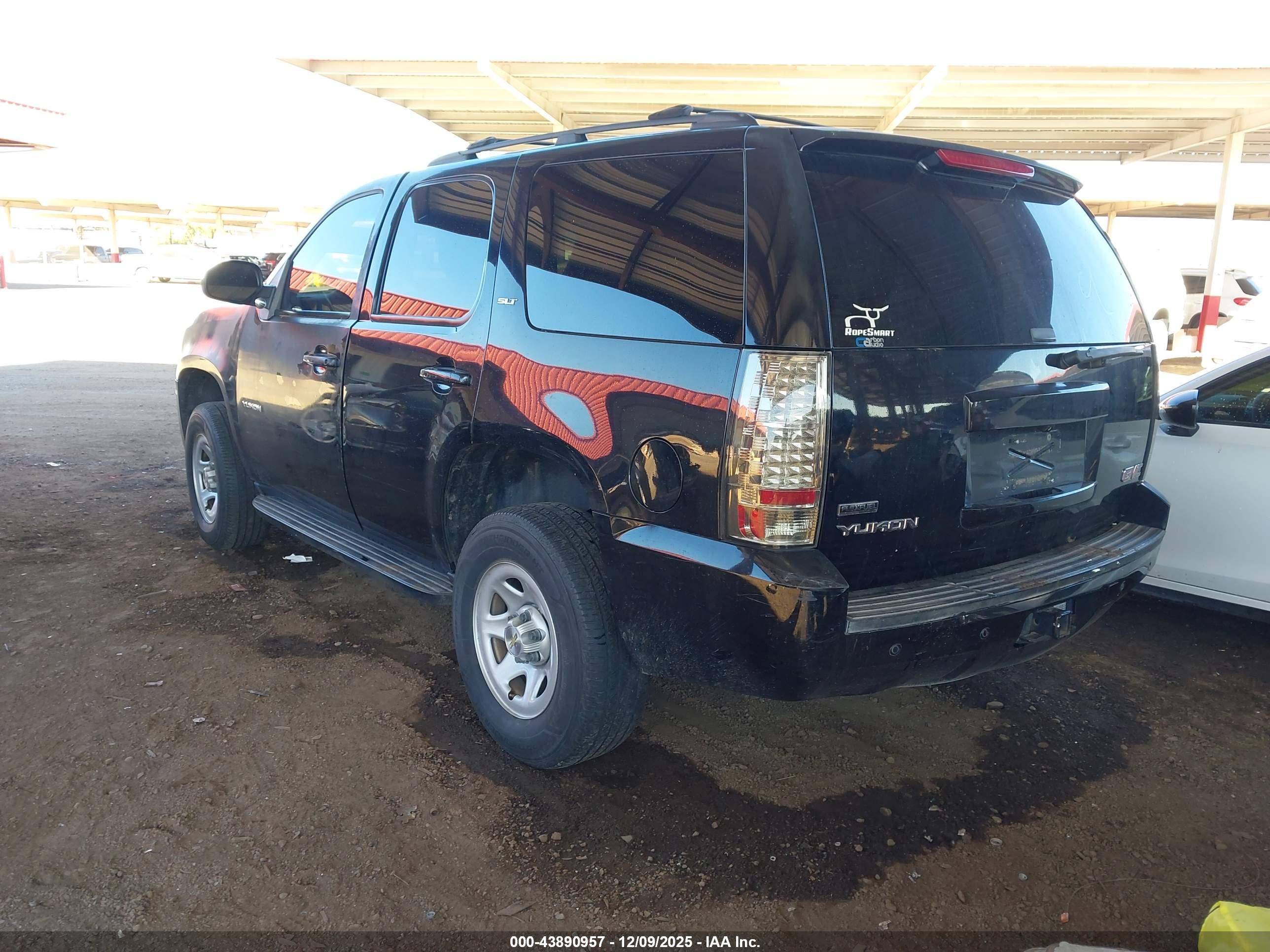 GMC YUKON image 3