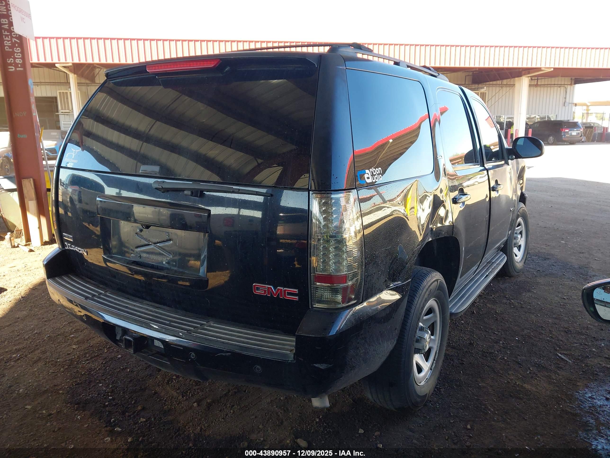 GMC YUKON image 4