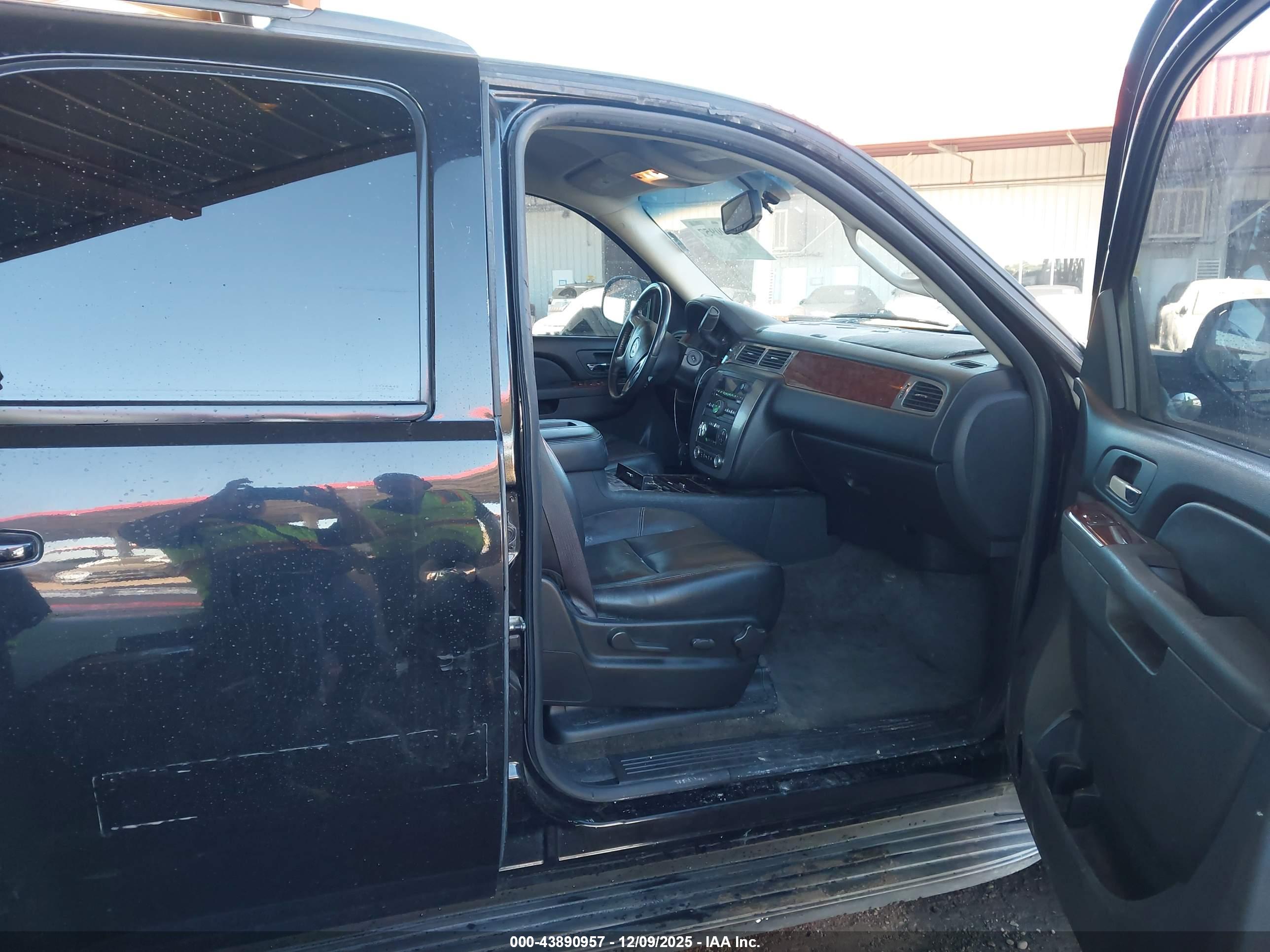 GMC YUKON image 5