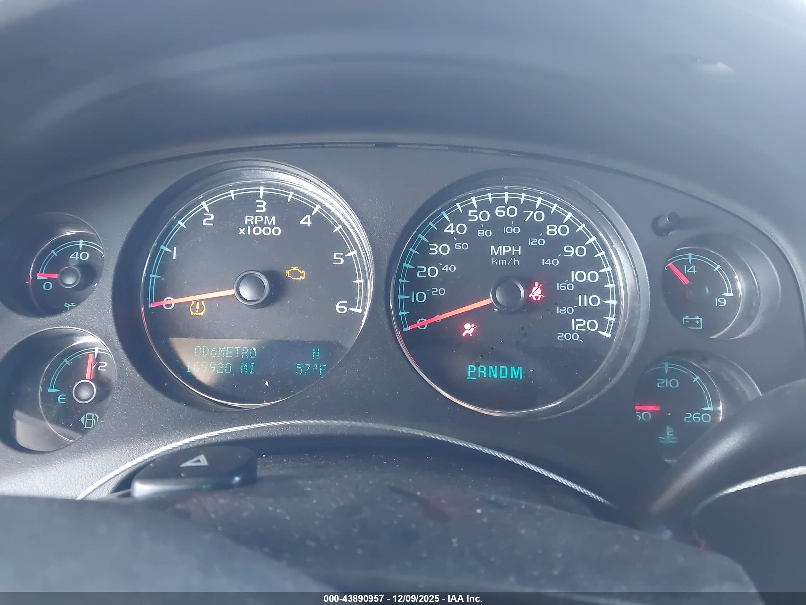 GMC YUKON image 7