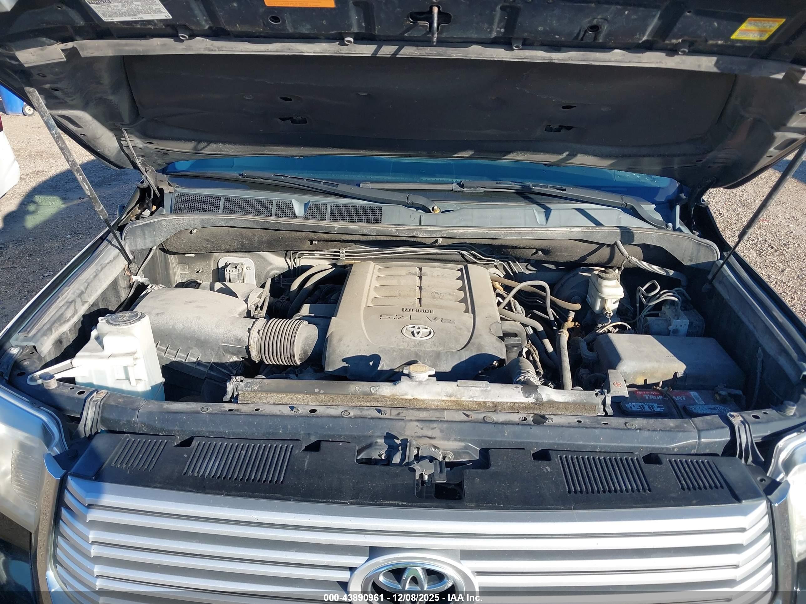 TOYOTA TUNDRA image 10