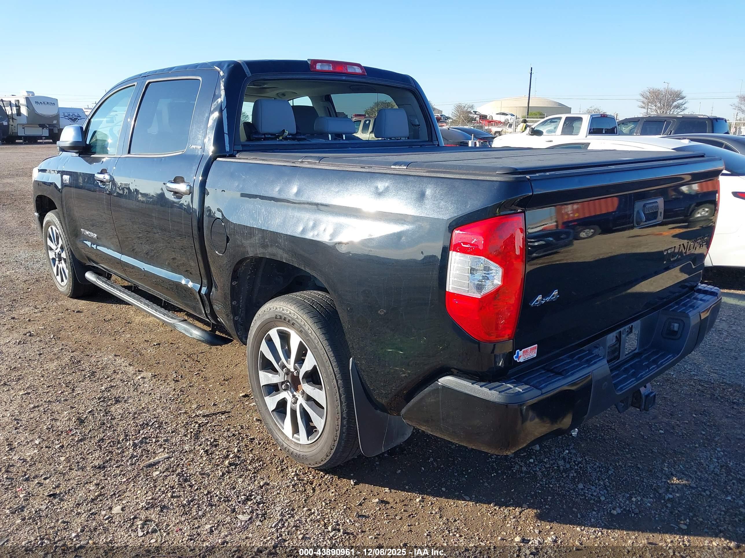TOYOTA TUNDRA image 3