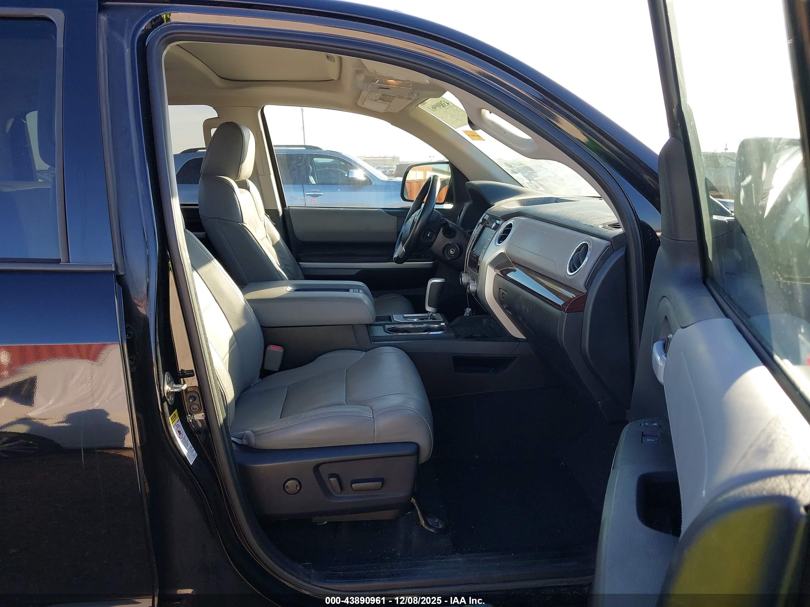 TOYOTA TUNDRA image 5