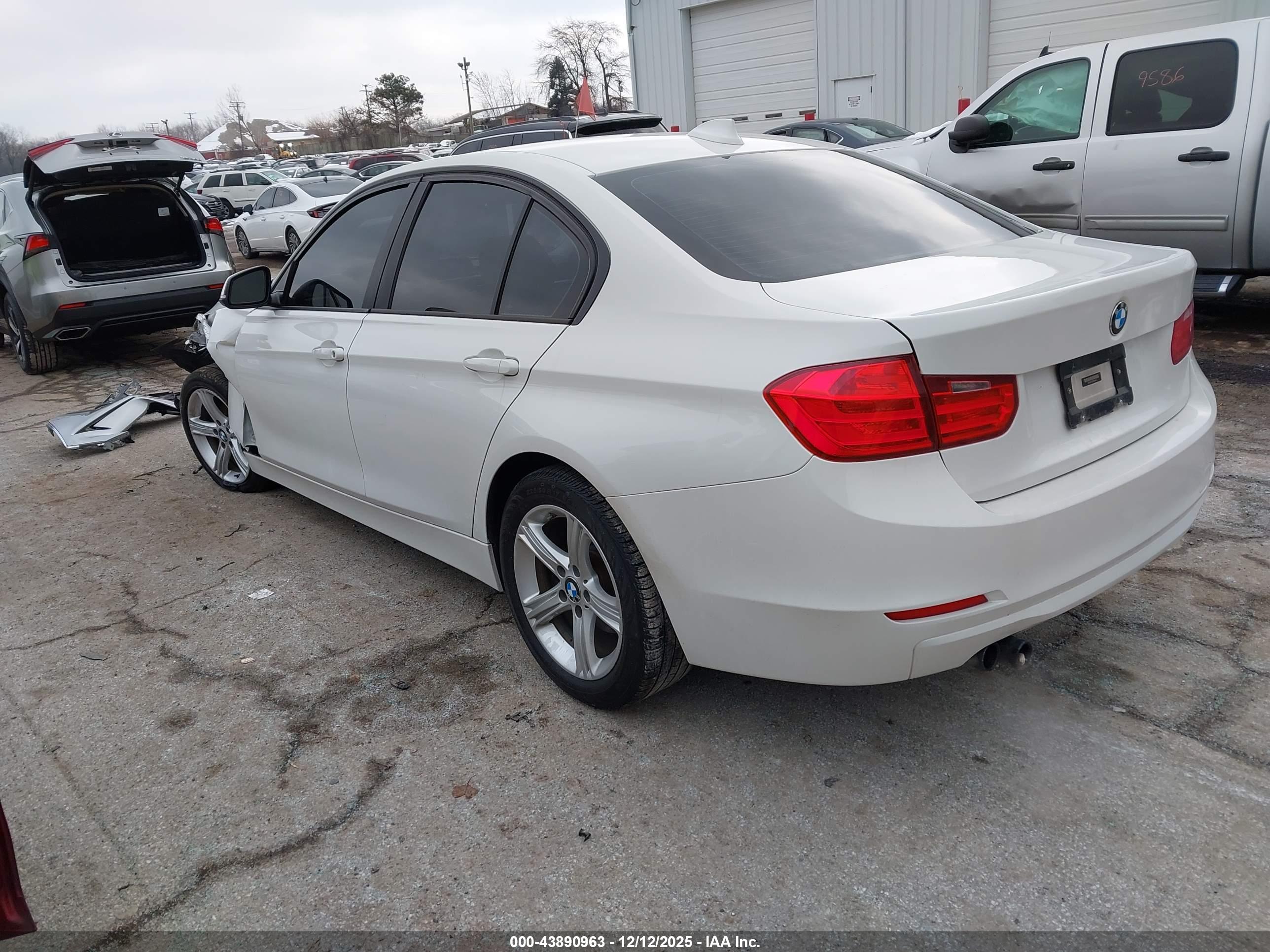 BMW 328I image 3