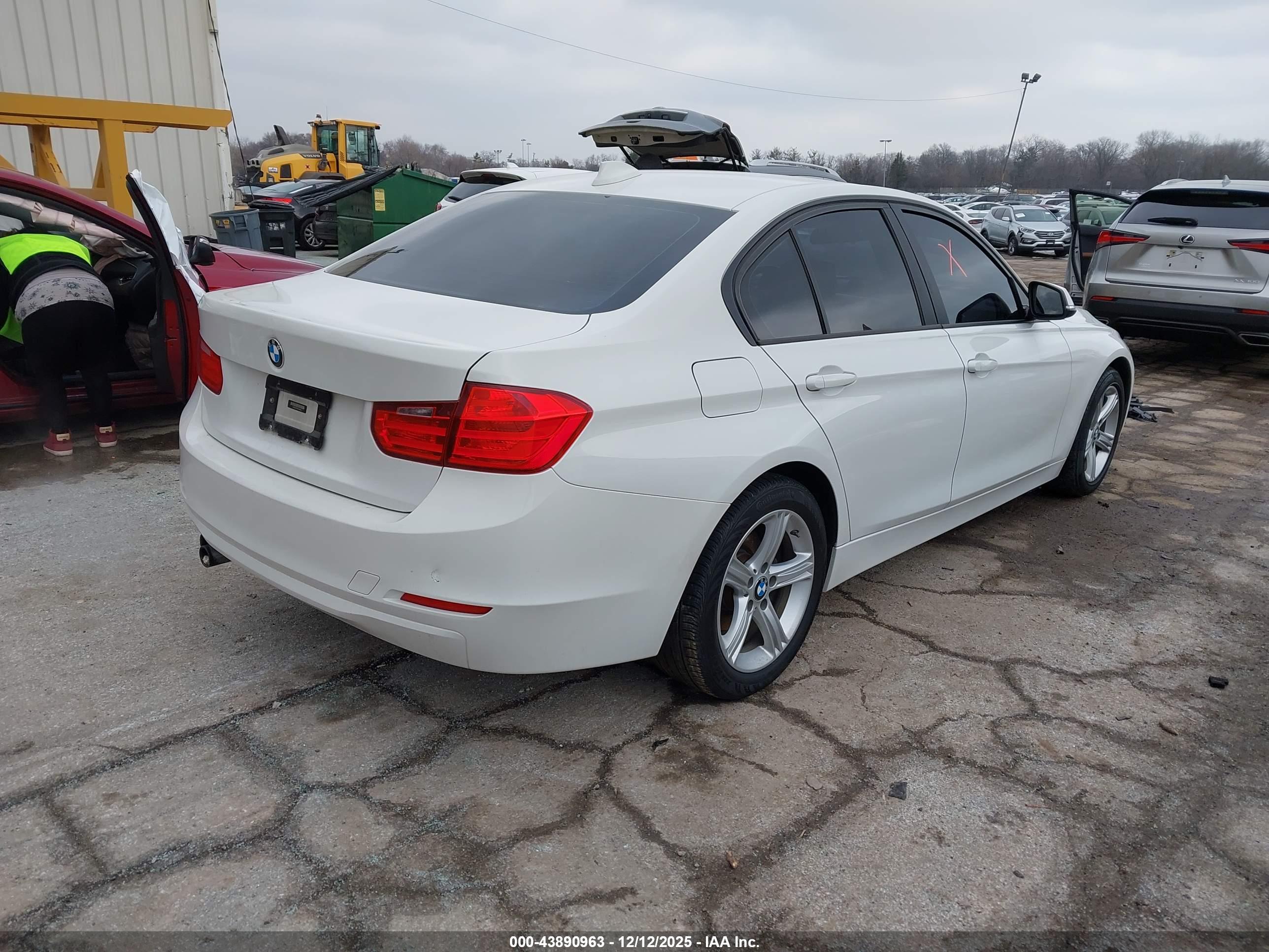 BMW 328I image 4
