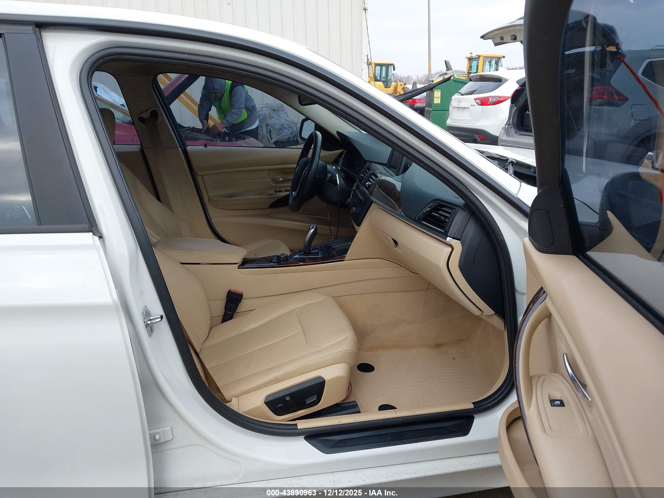 BMW 328I image 5