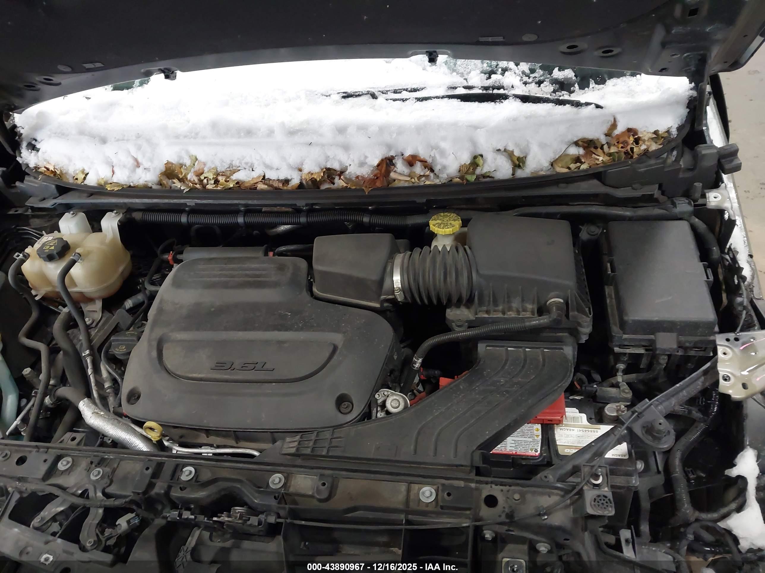 CHRYSLER PACIFICA image 10