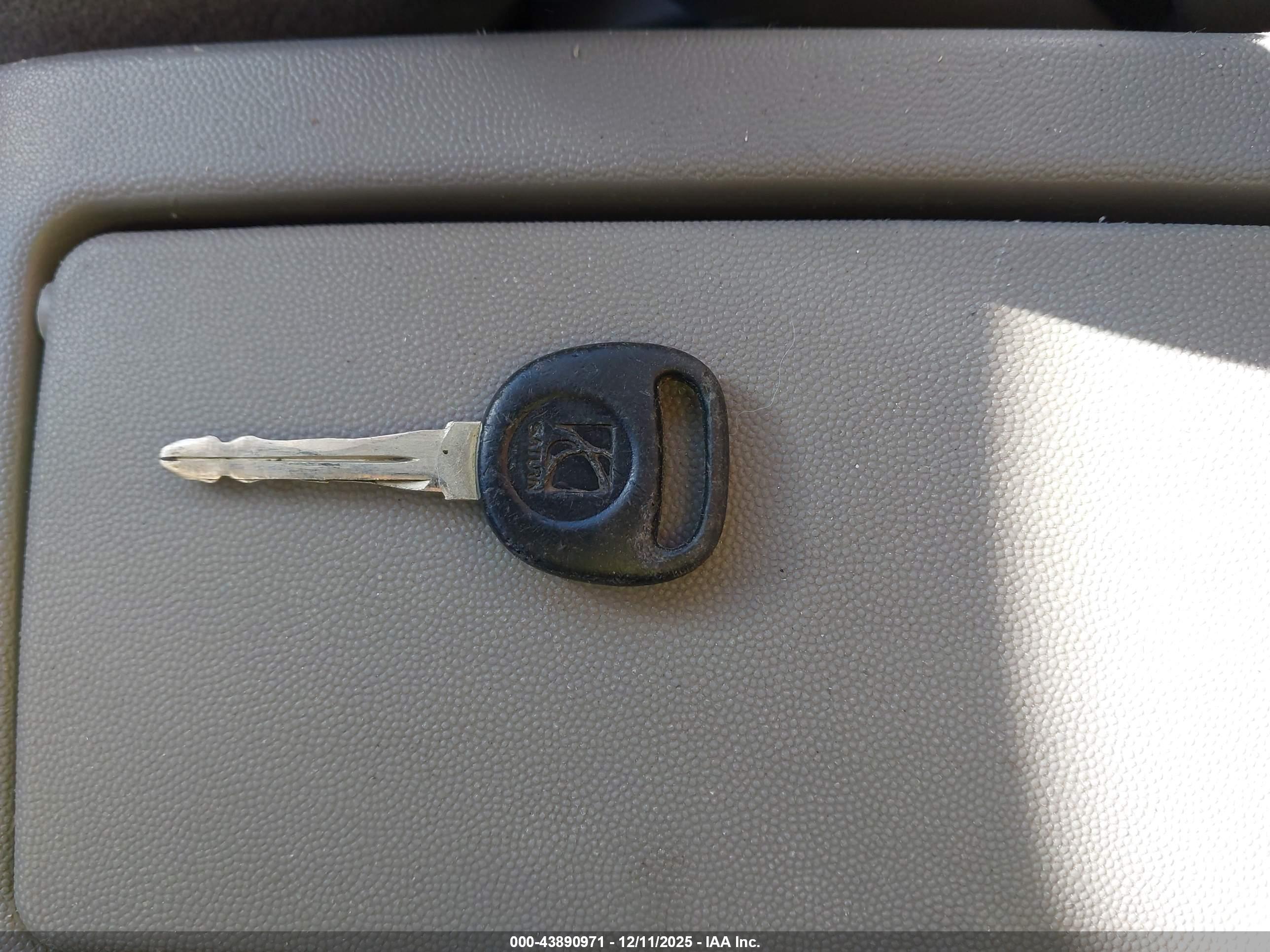 SATURN VUE image 11