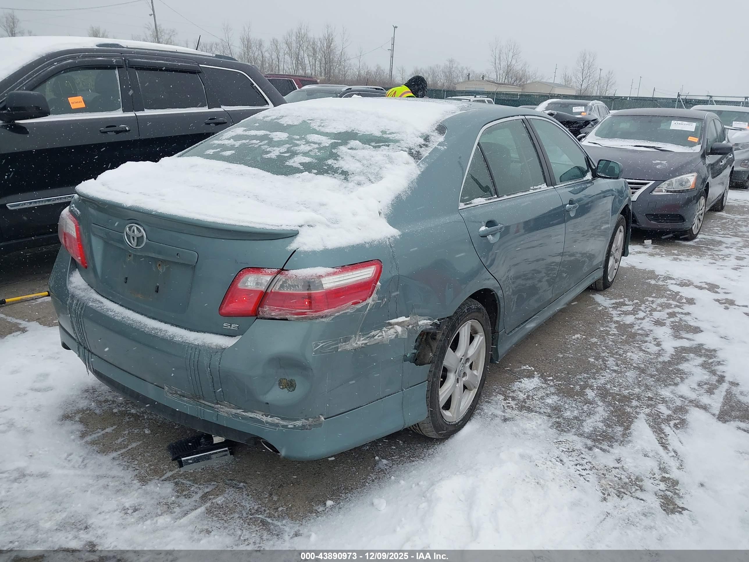 TOYOTA CAMRY image 4