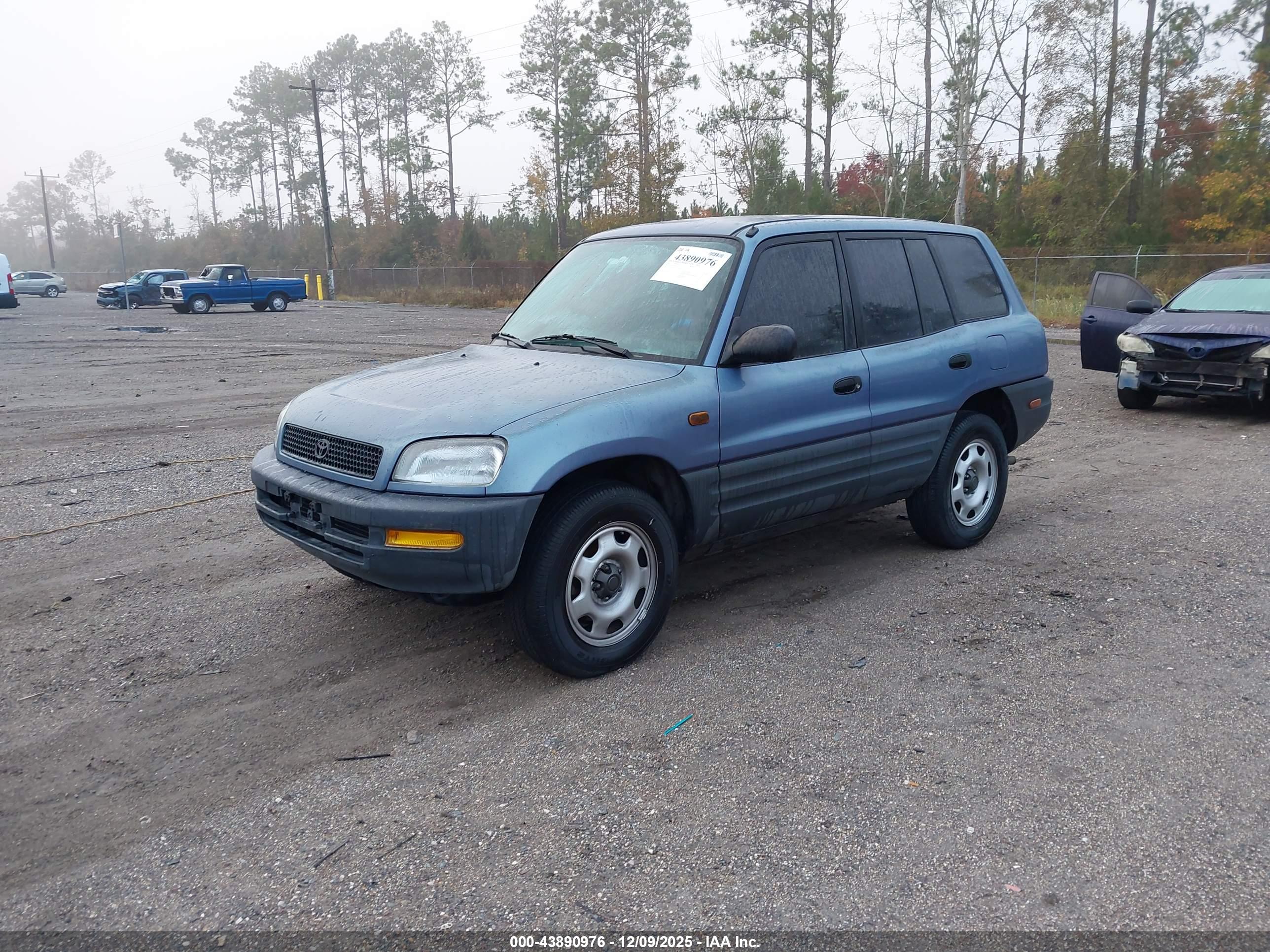 TOYOTA RAV4 image 2
