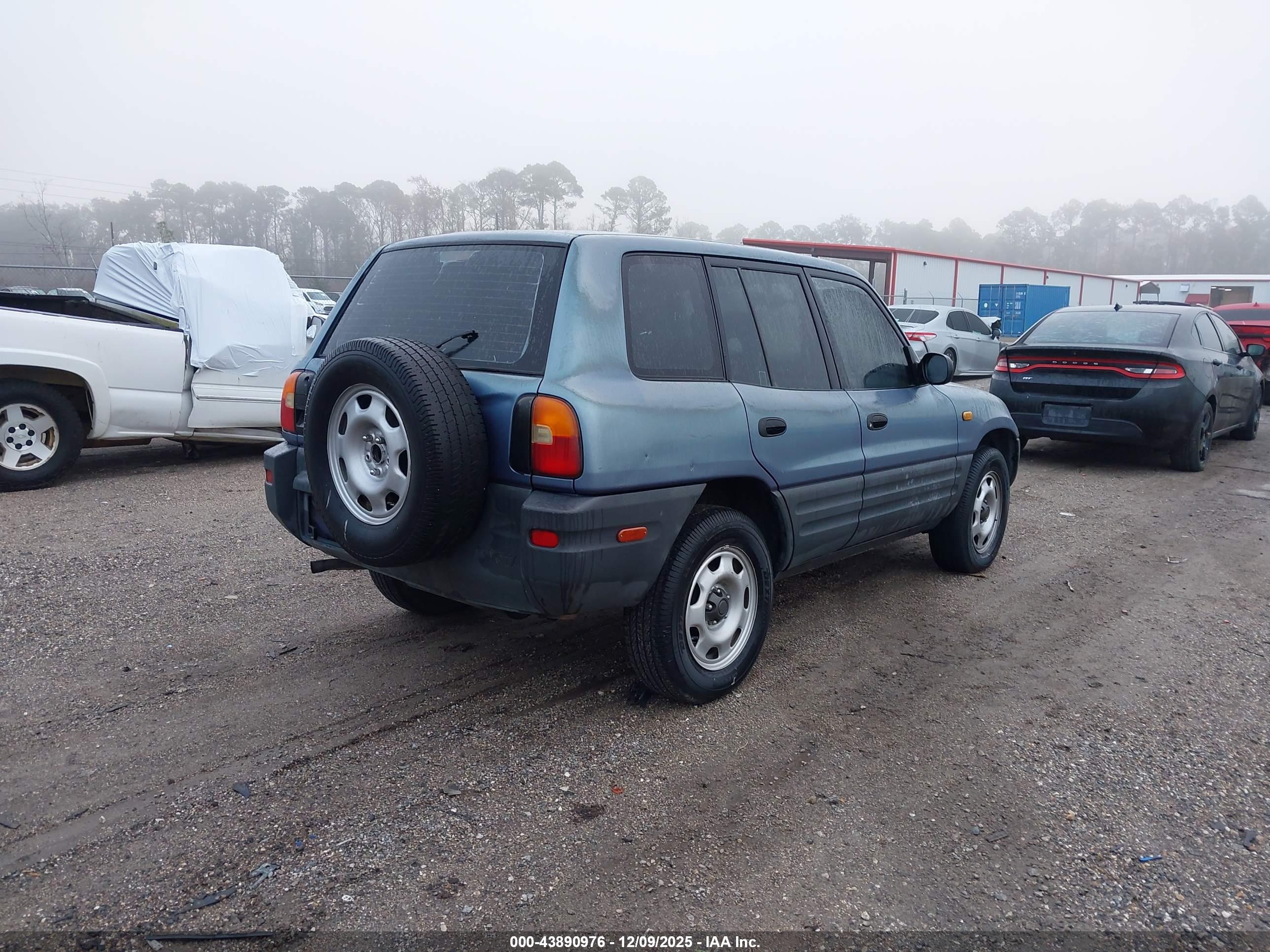 TOYOTA RAV4 image 4