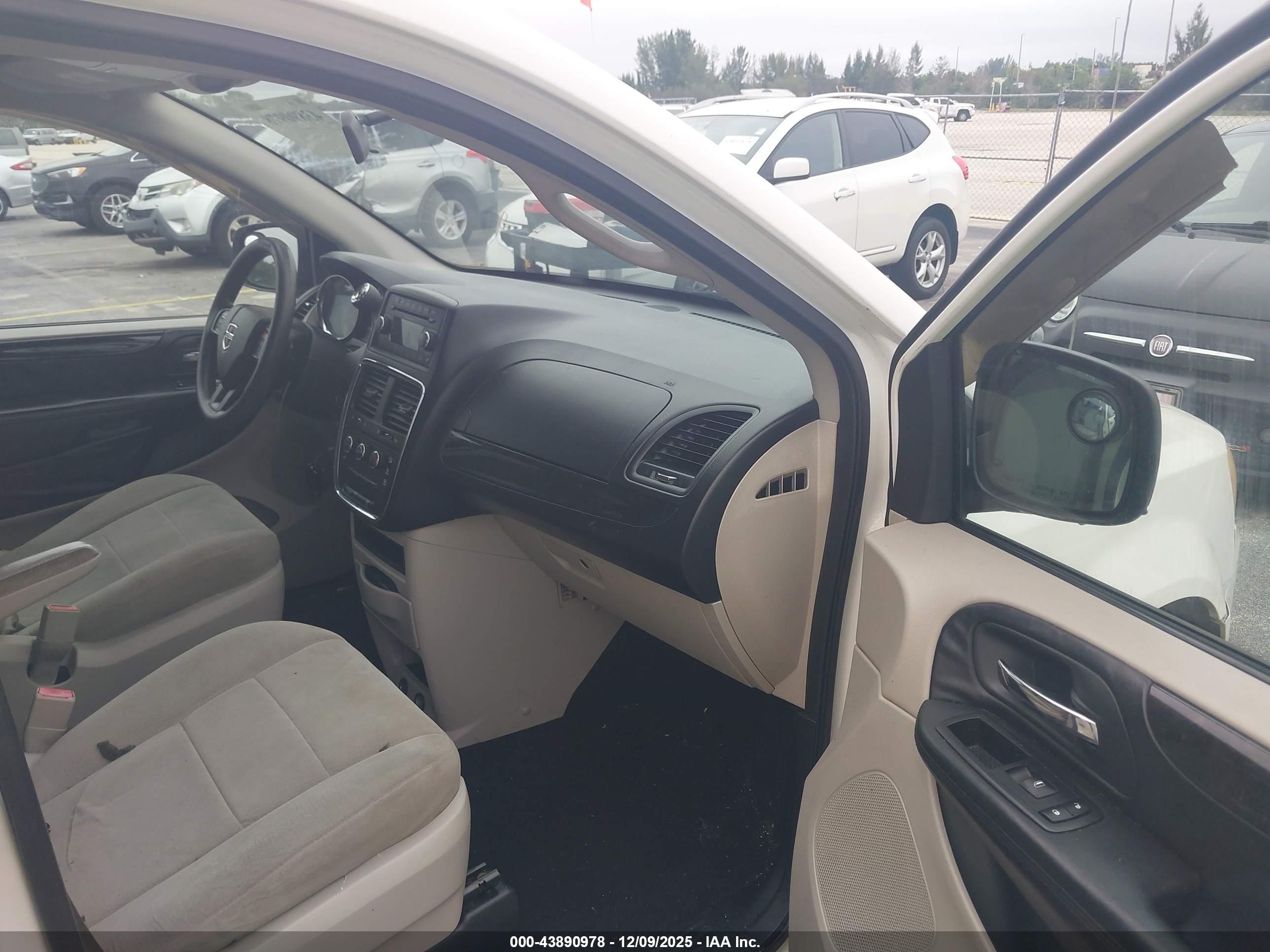 DODGE GRAND image 5