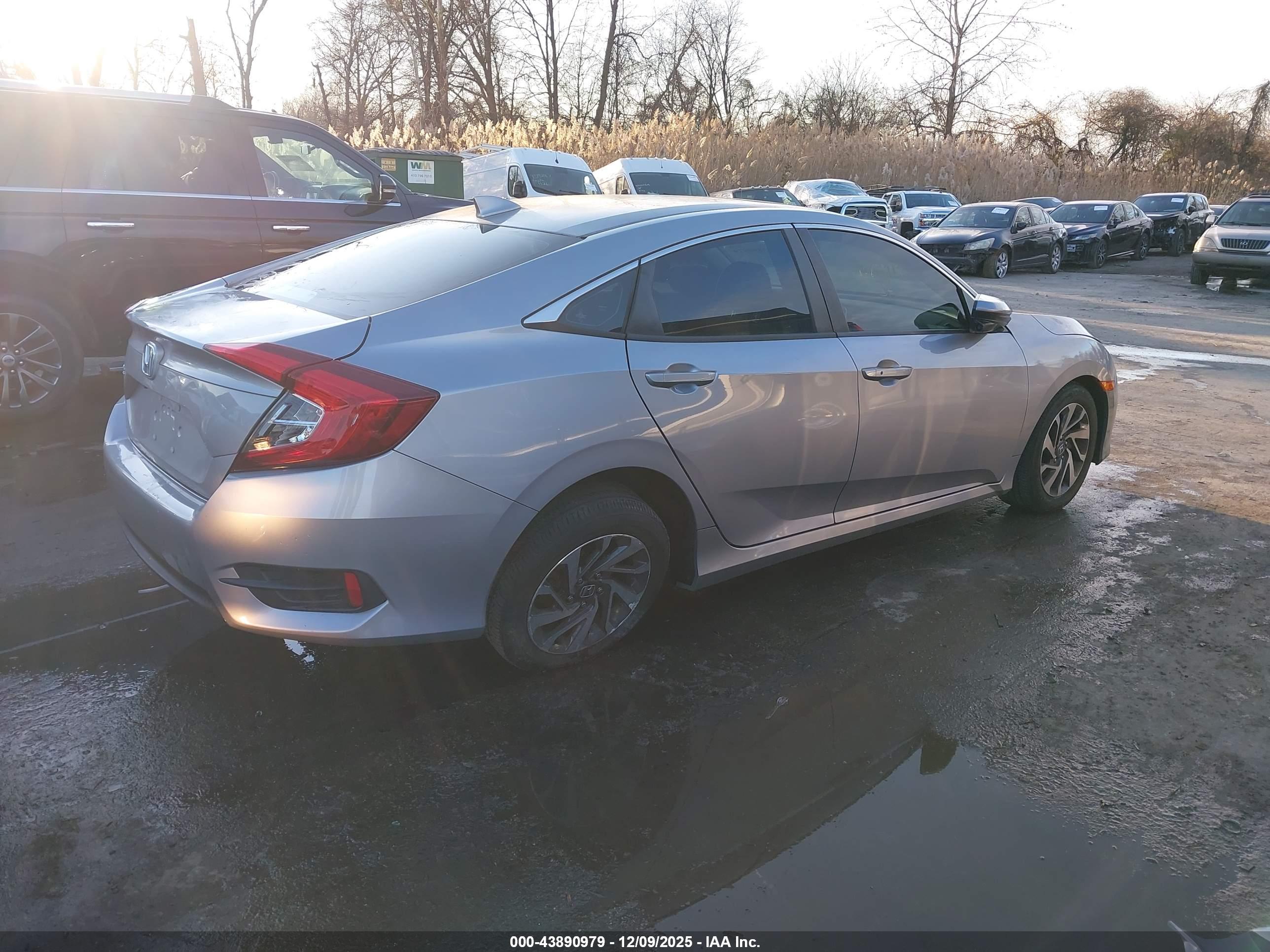 HONDA CIVIC image 4