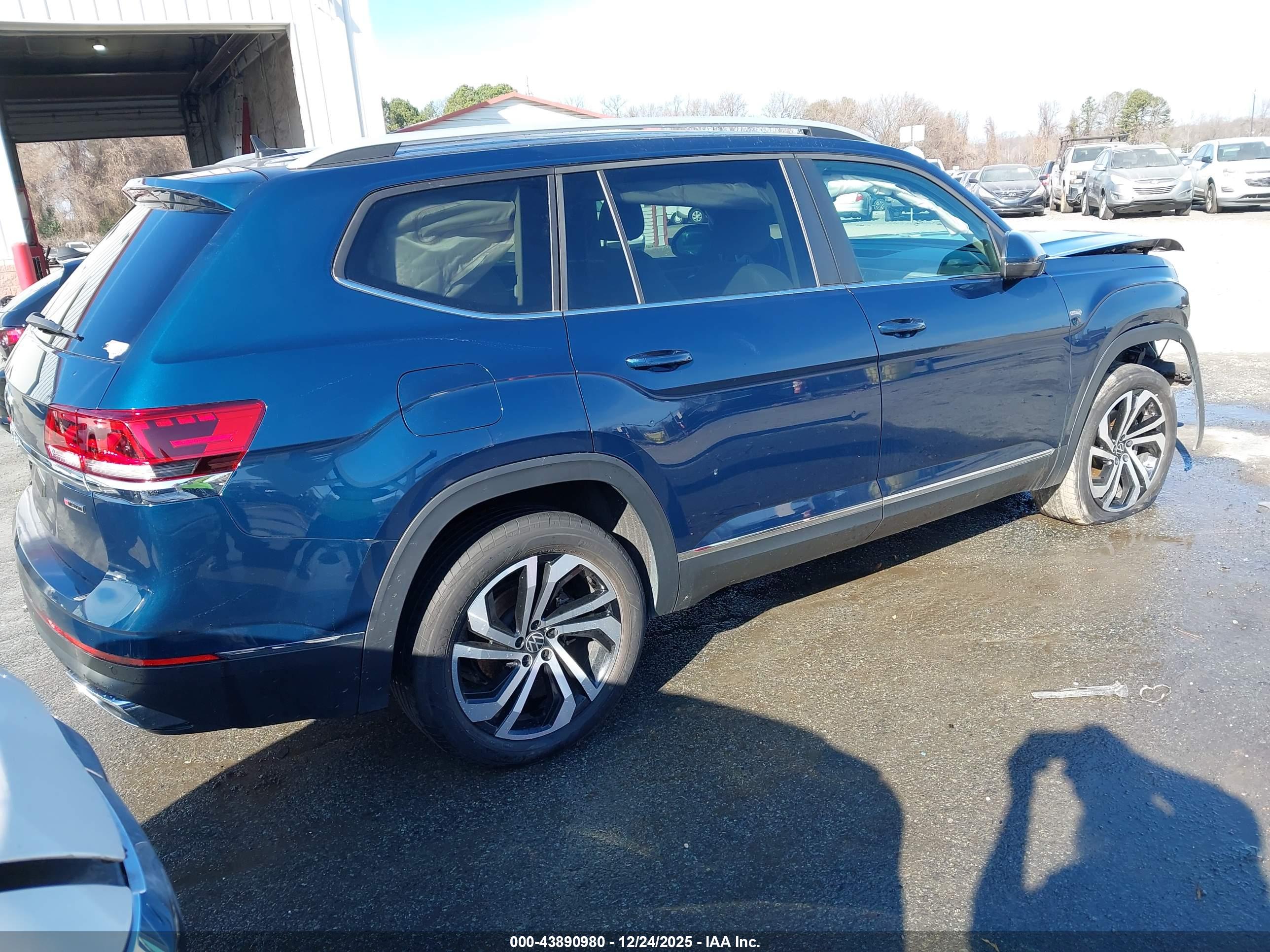 VOLKSWAGEN ATLAS image 4