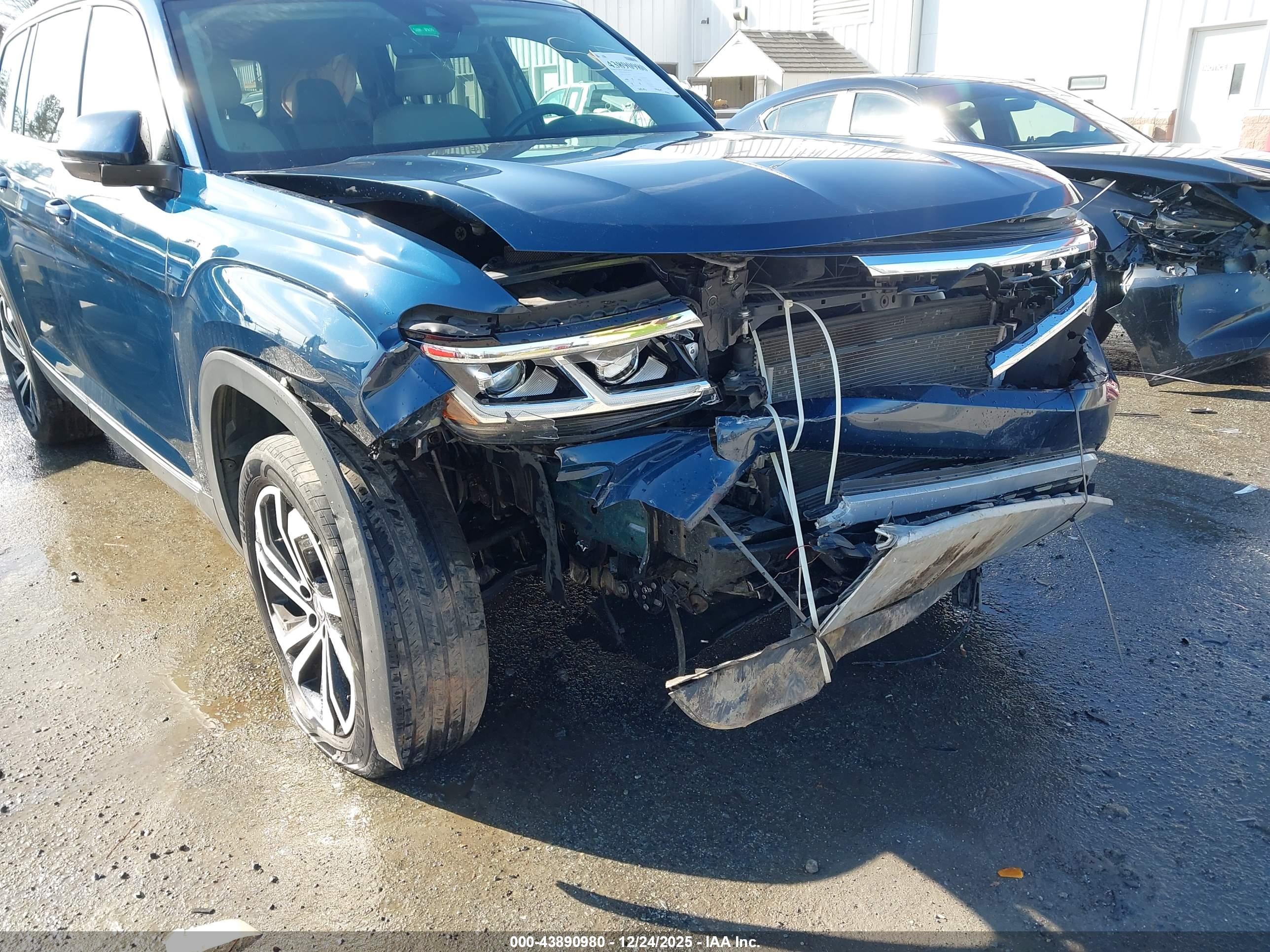 VOLKSWAGEN ATLAS image 6