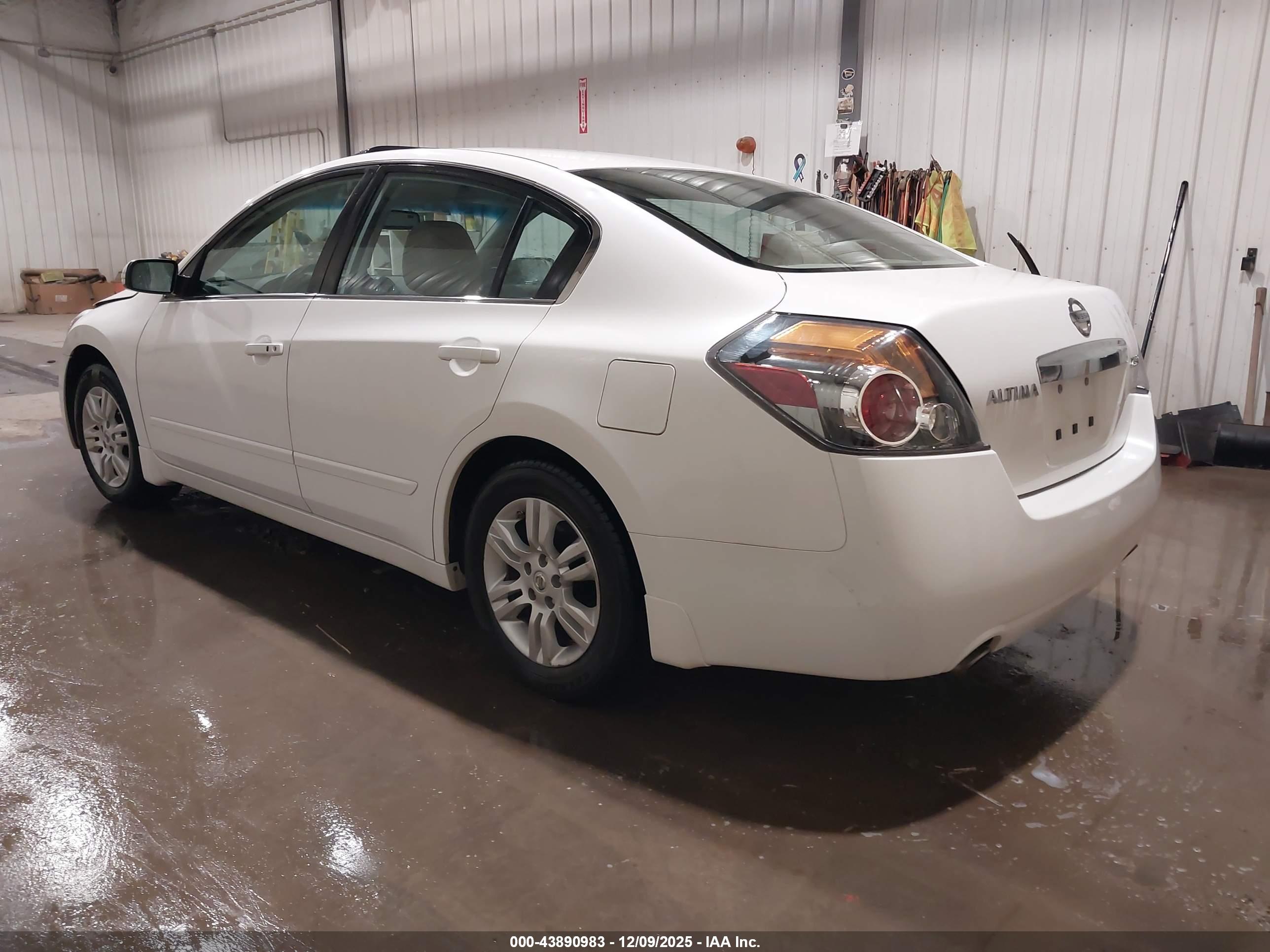 NISSAN ALTIMA image 3