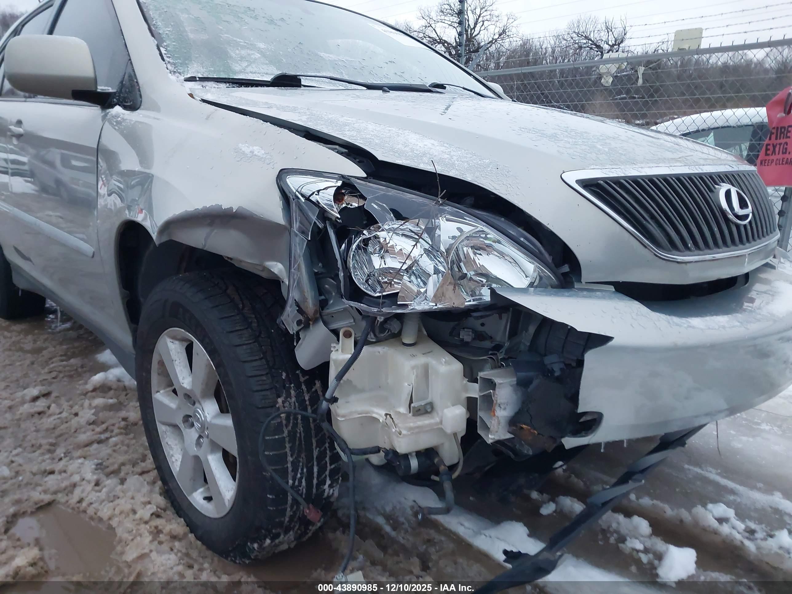 LEXUS RX image 6