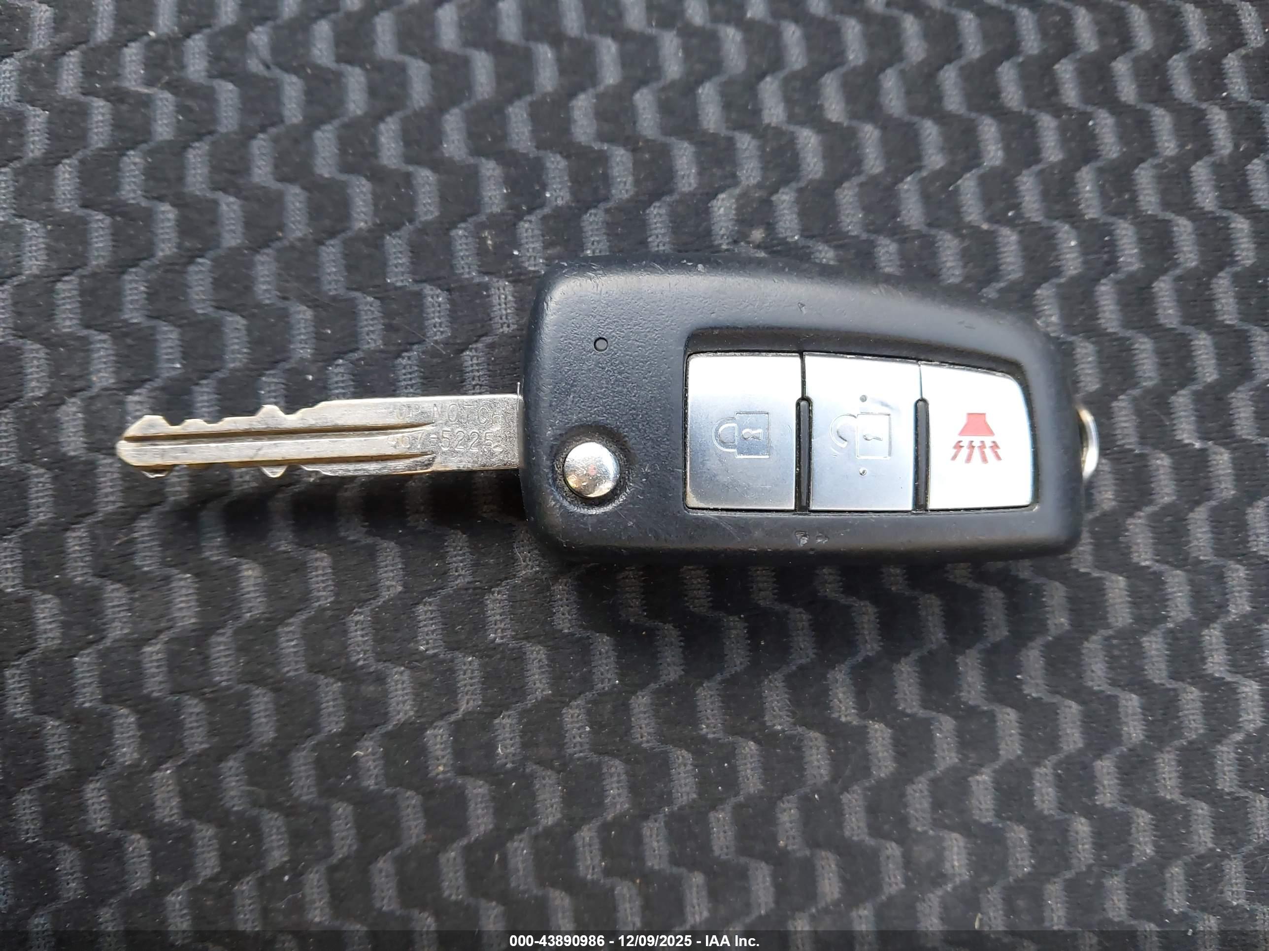 NISSAN ROGUE image 11