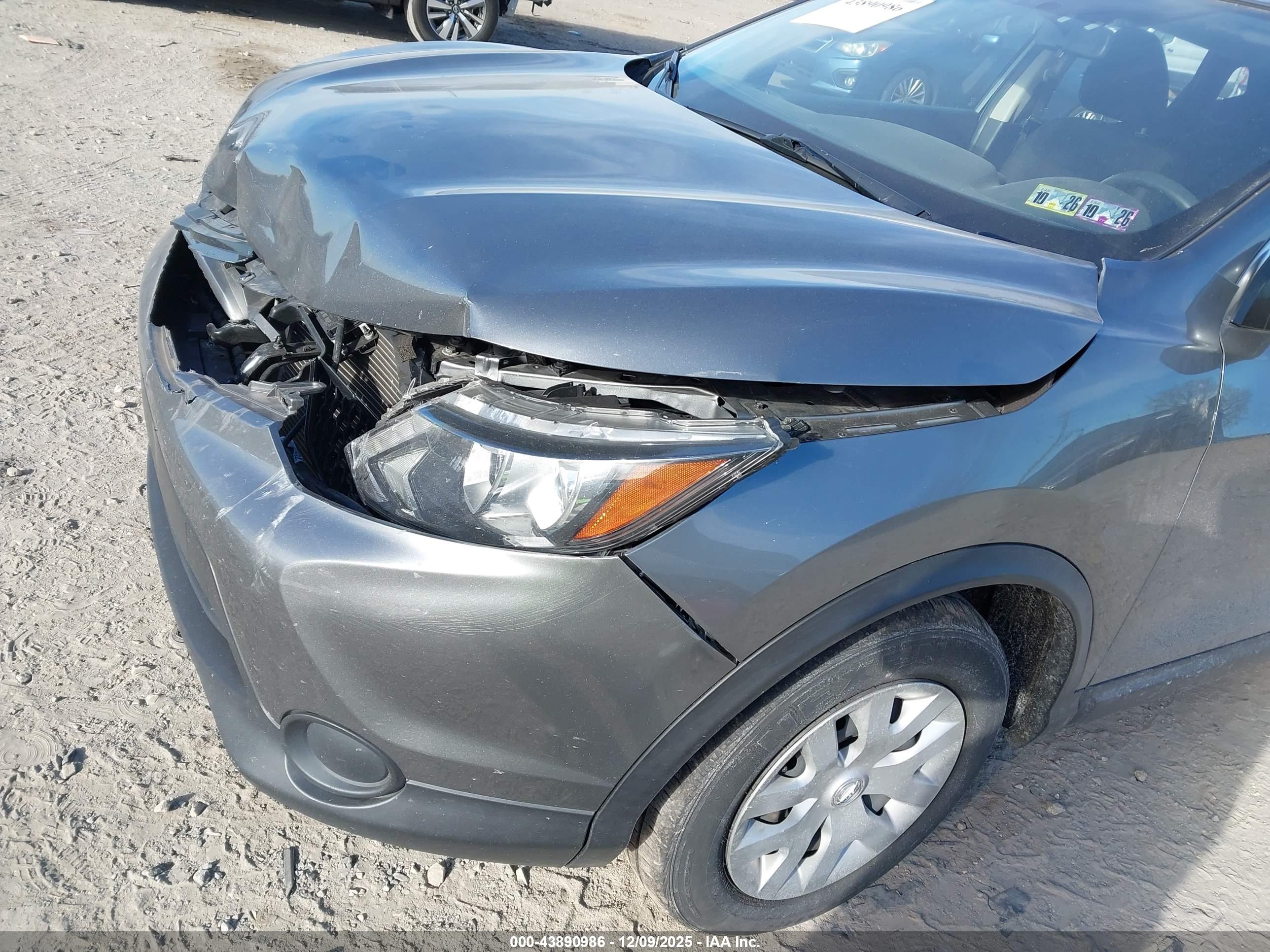 NISSAN ROGUE image 6