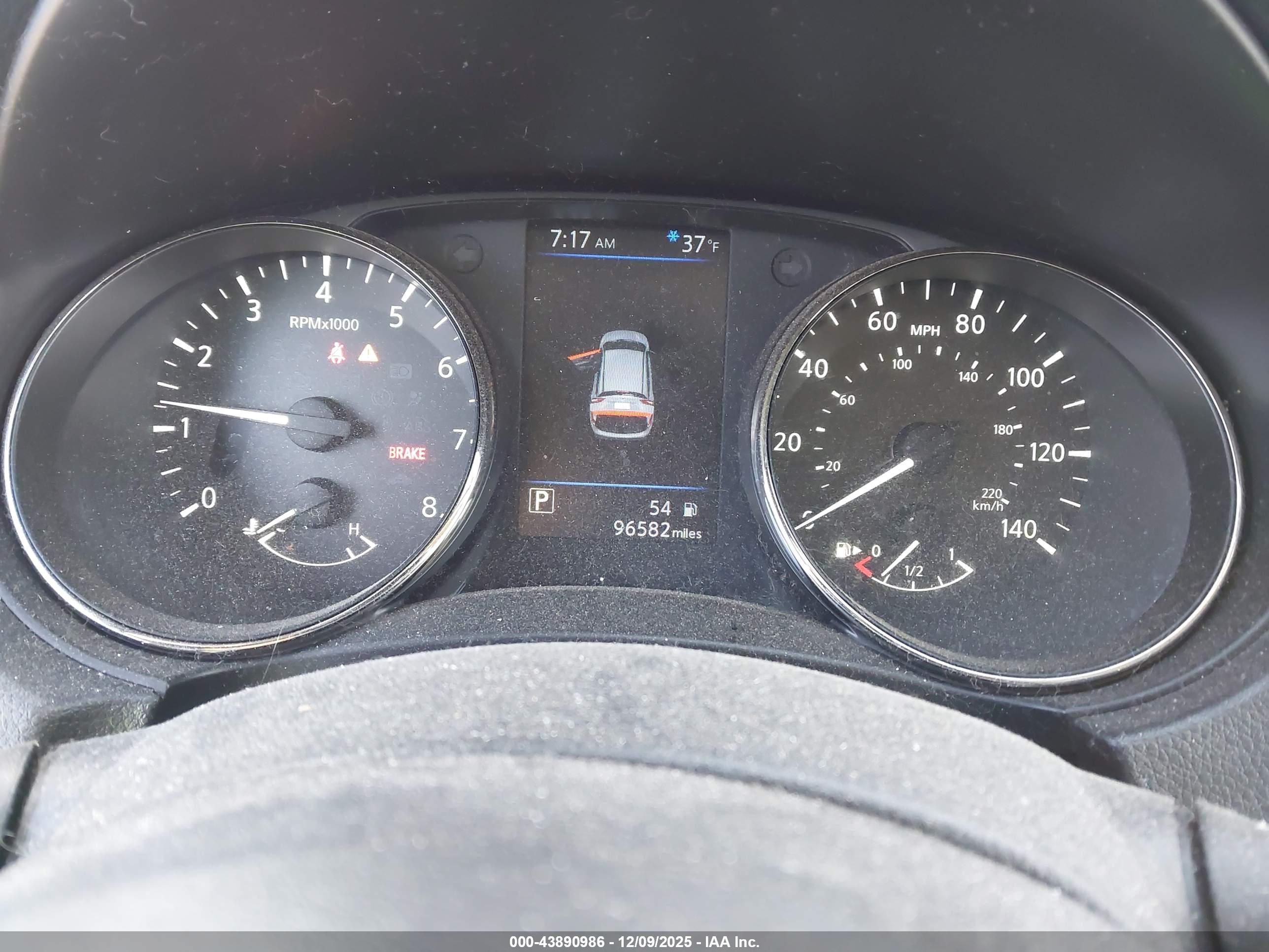NISSAN ROGUE image 7