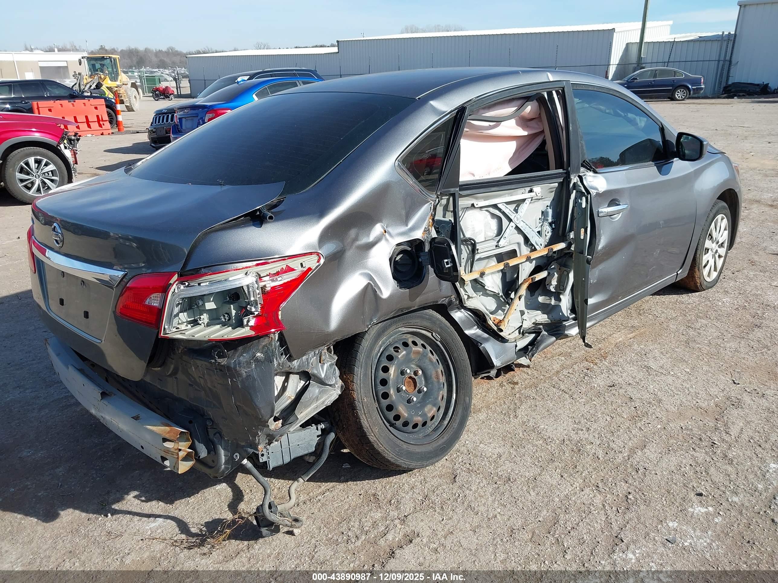 NISSAN SENTRA image 4