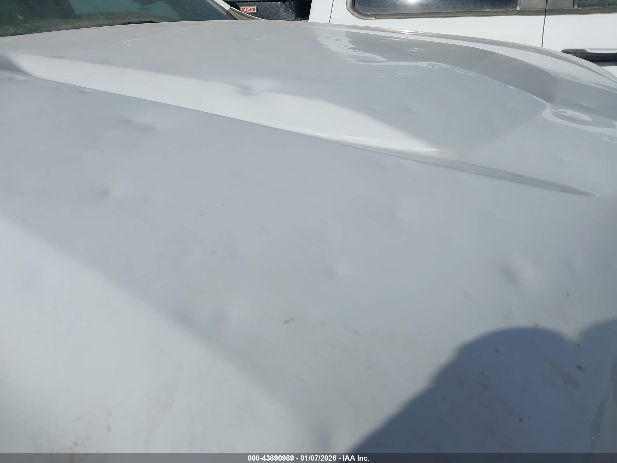 CHEVROLET SILVERADO image 6