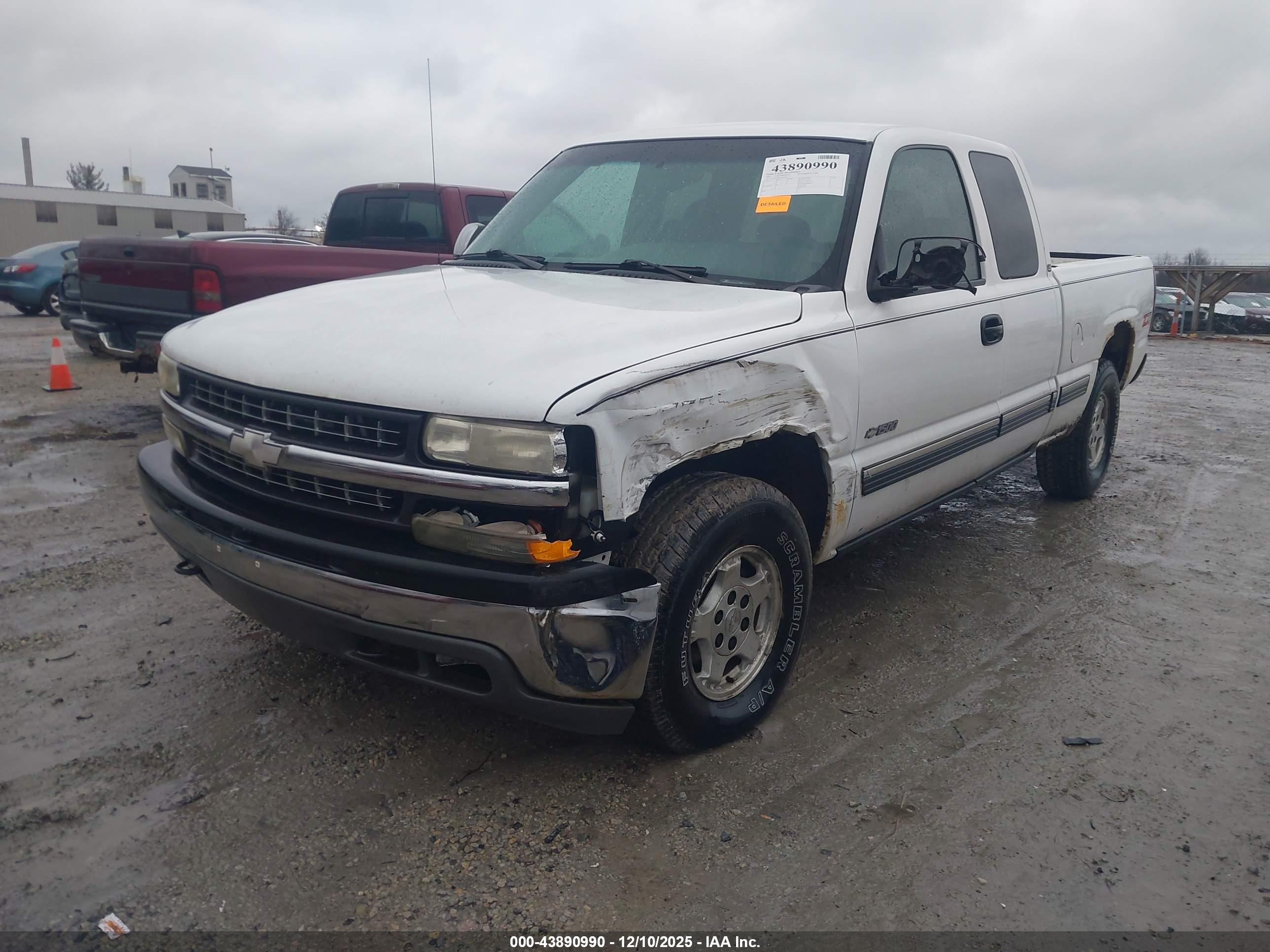 CHEVROLET SILVERADO image 2