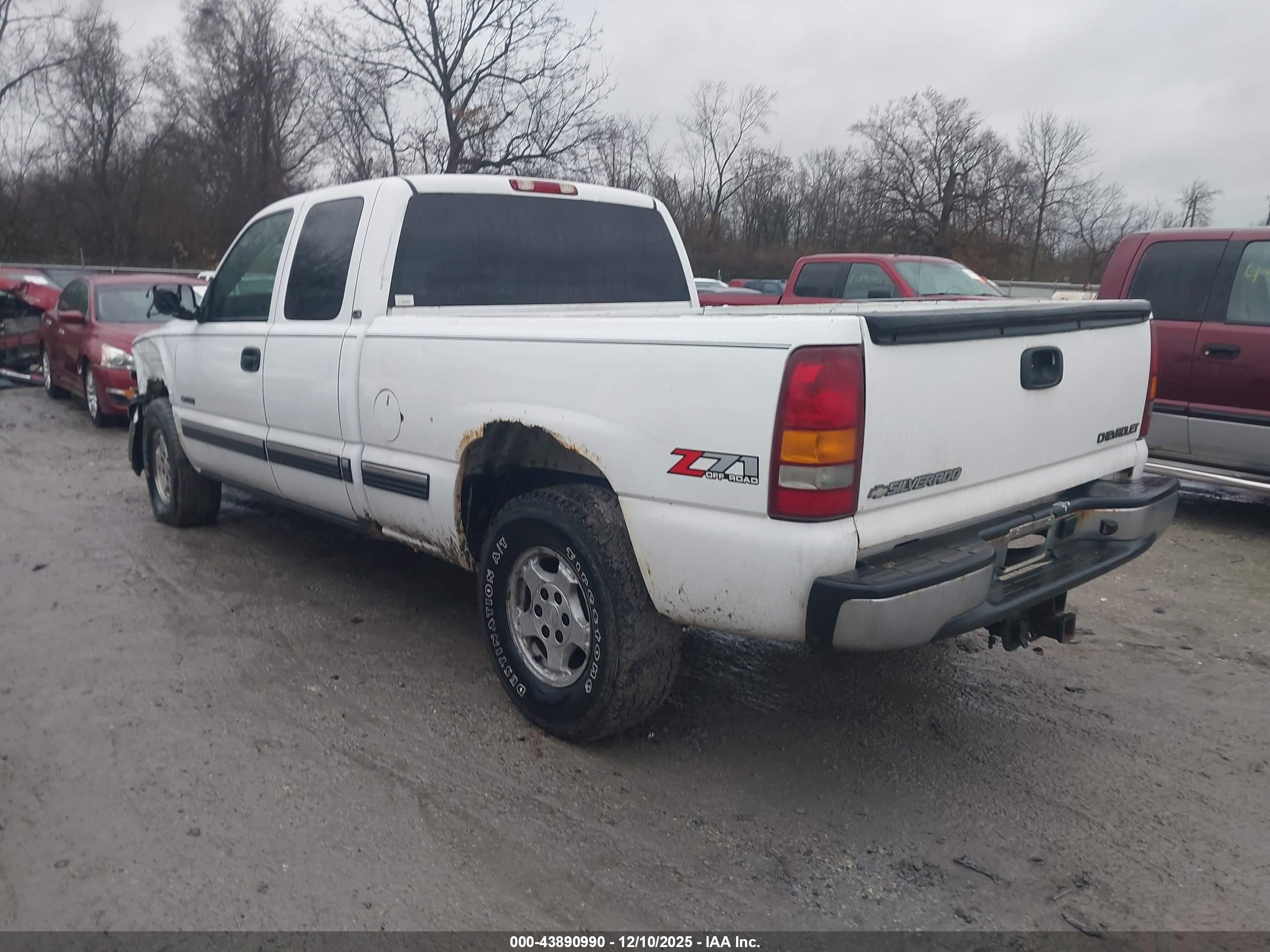CHEVROLET SILVERADO image 3