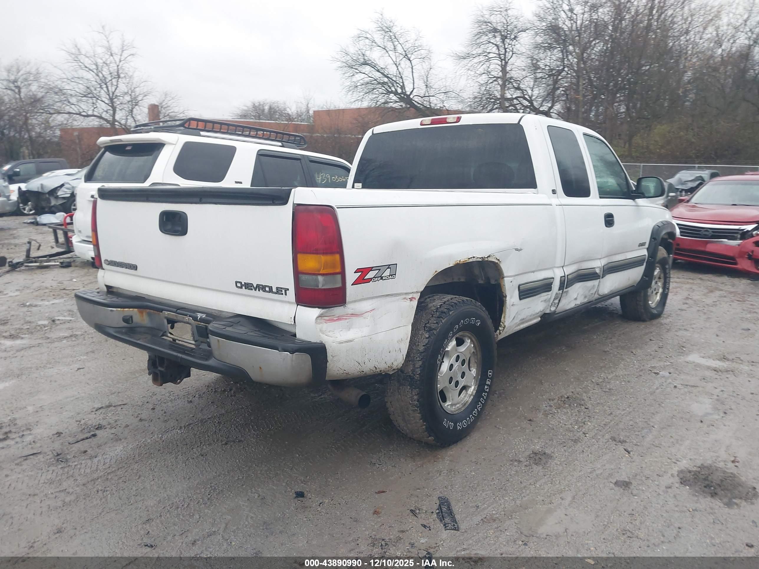 CHEVROLET SILVERADO image 4