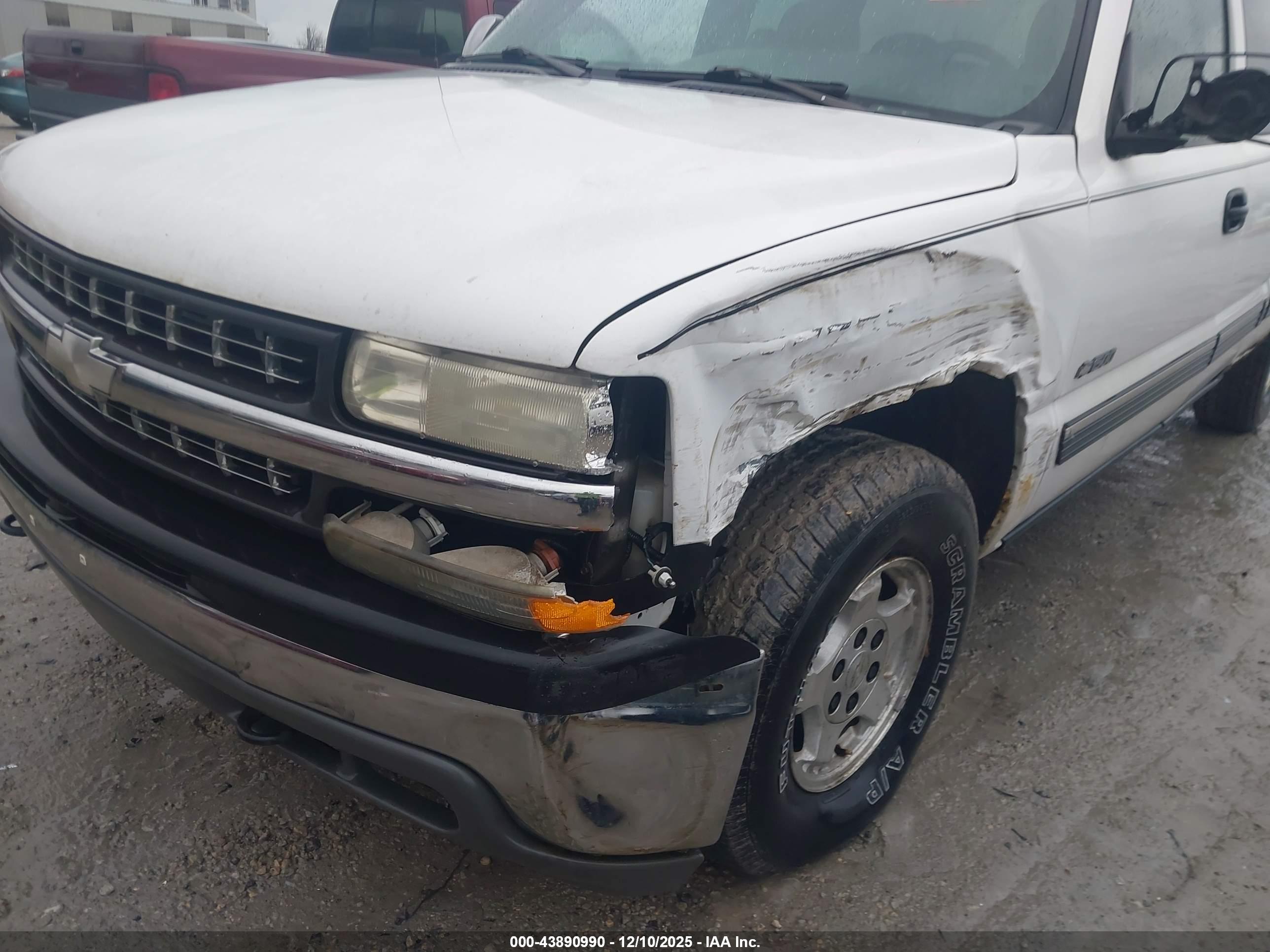 CHEVROLET SILVERADO image 6