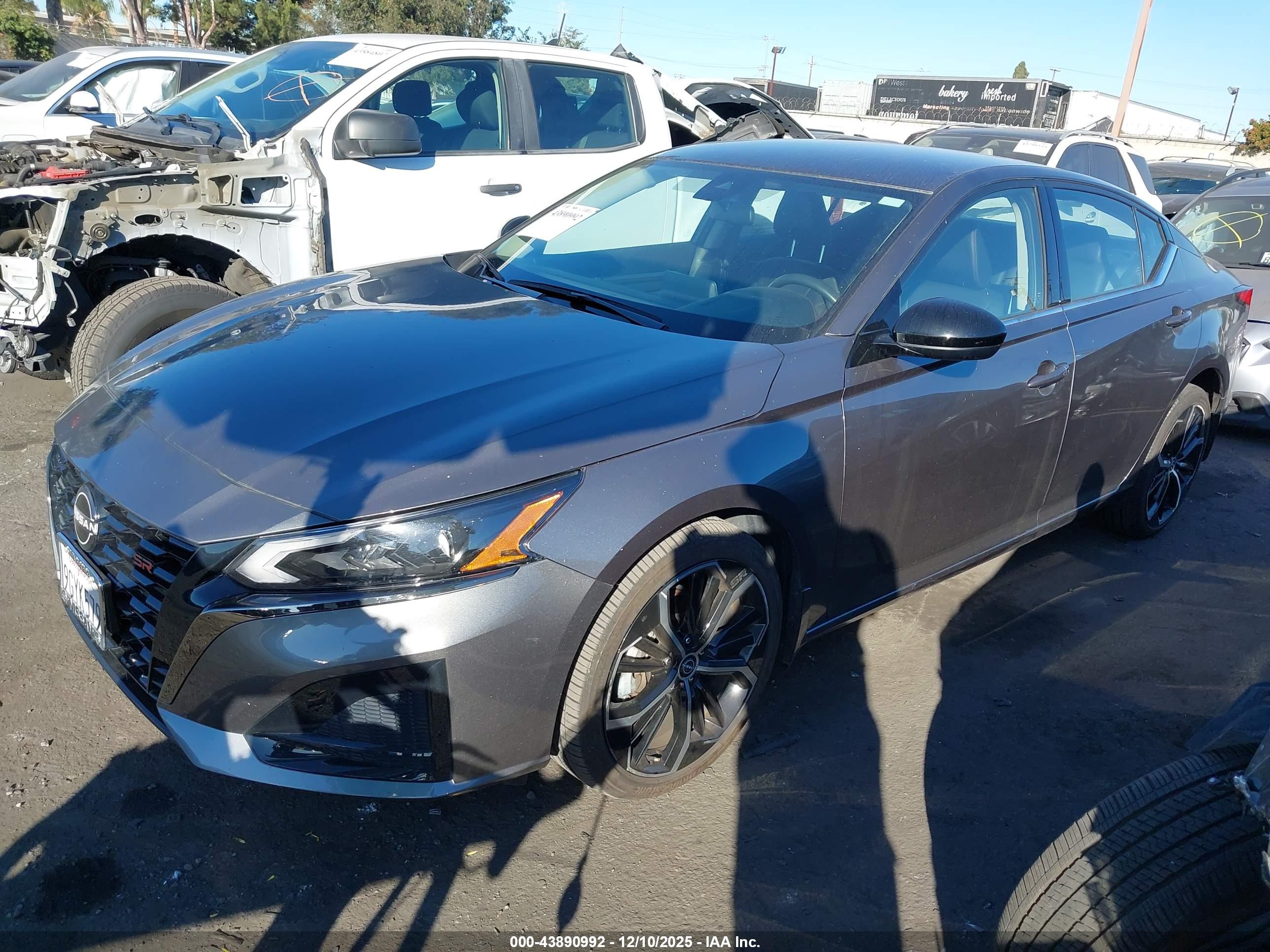 NISSAN ALTIMA image 2