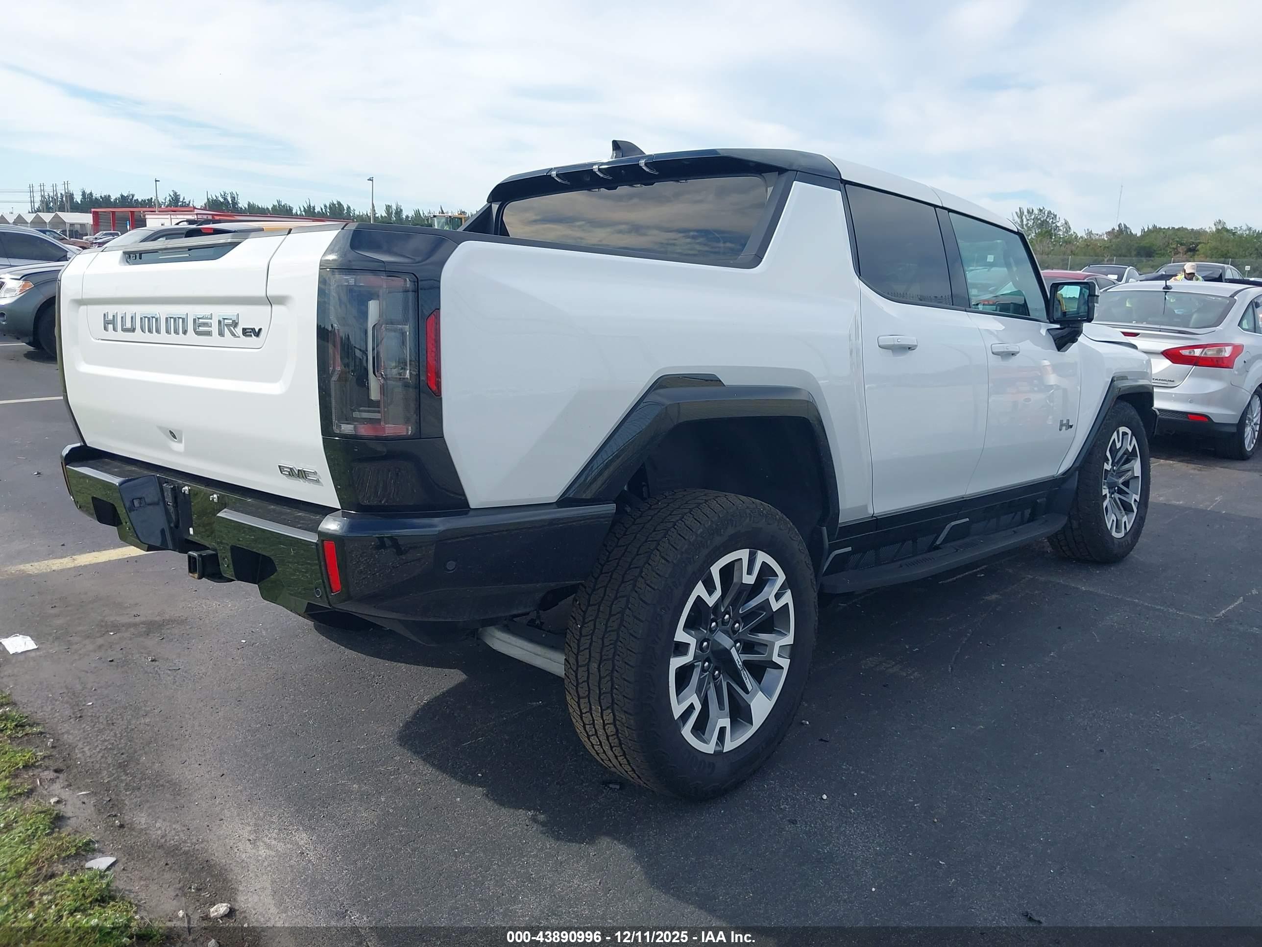 GMC HUMMER image 4