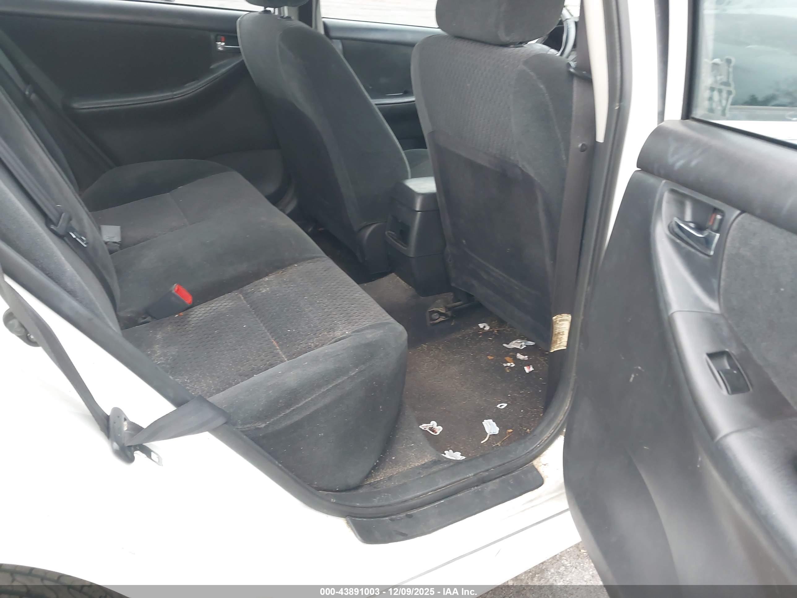 TOYOTA COROLLA image 8