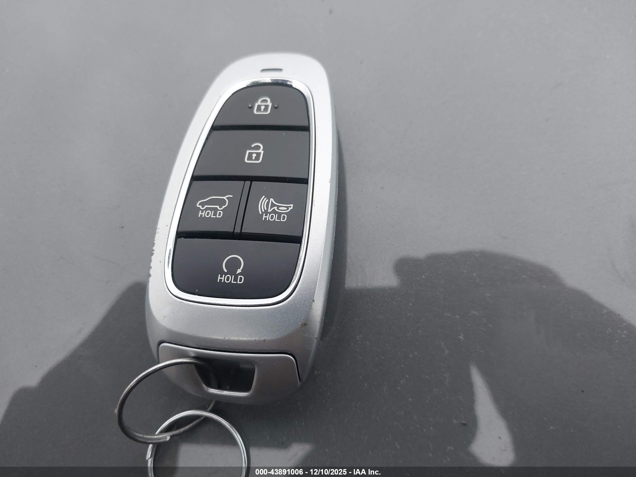 HYUNDAI SANTA image 11