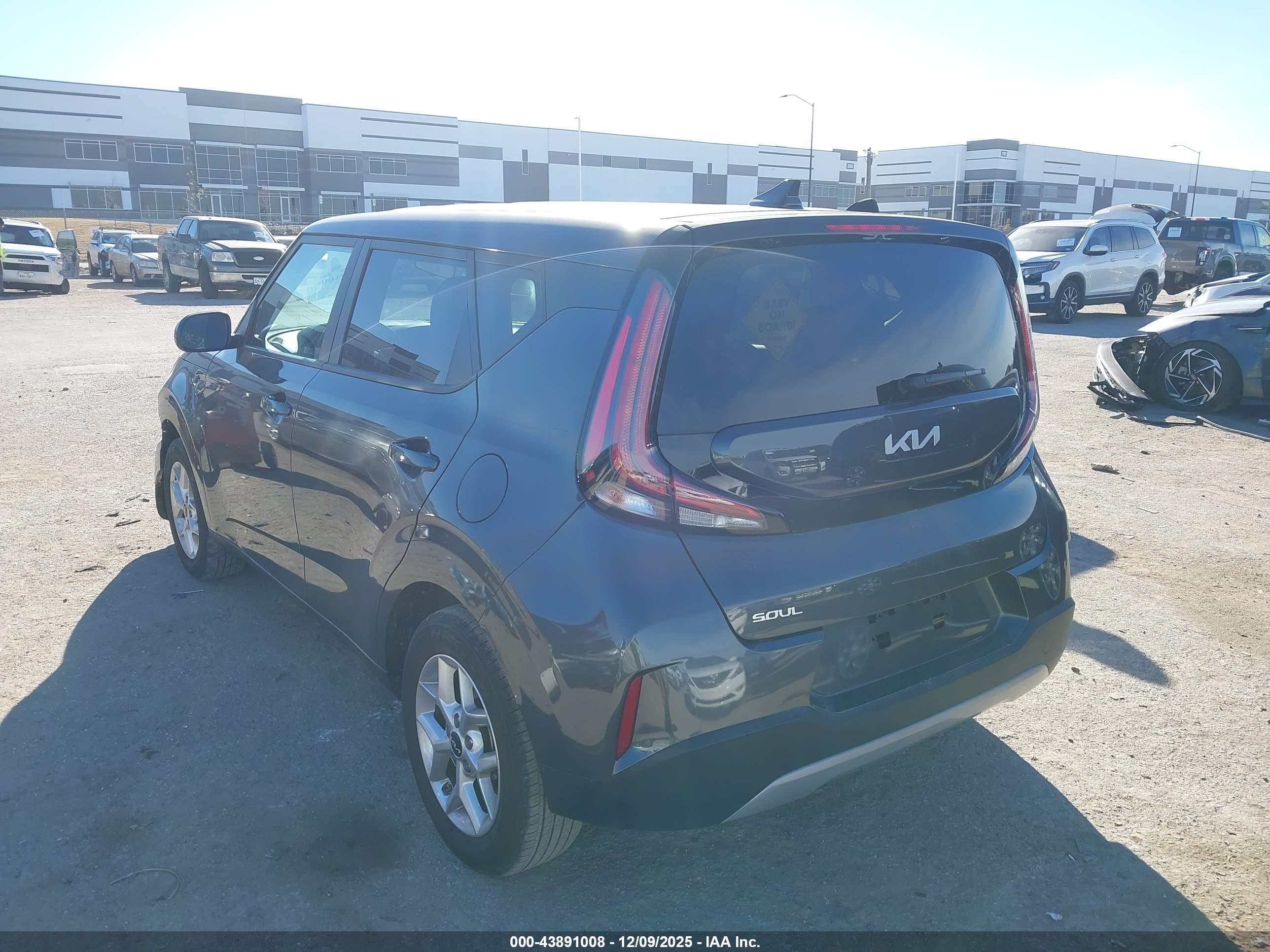 KIA SOUL image 3
