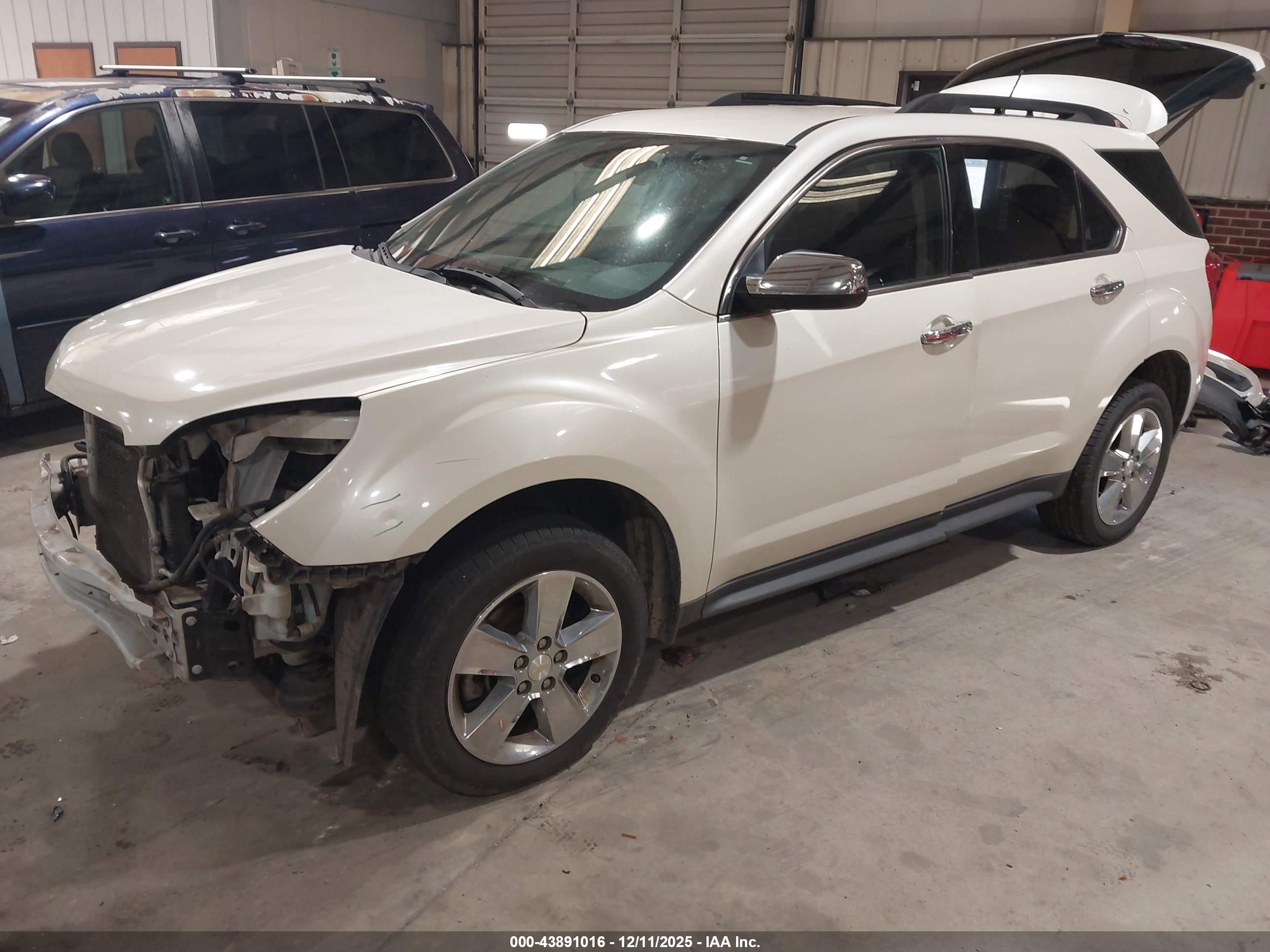 CHEVROLET EQUINOX image 2