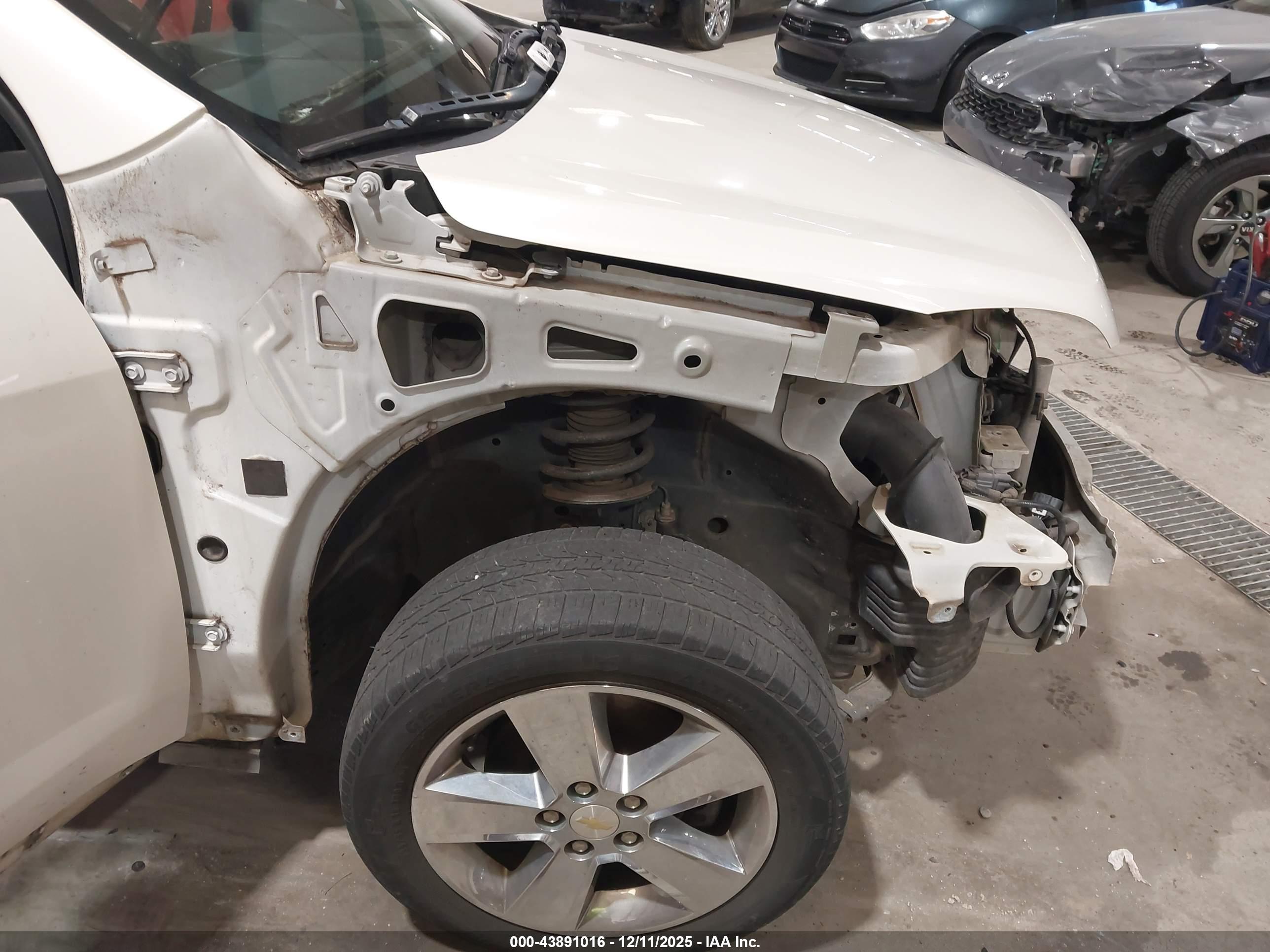 CHEVROLET EQUINOX image 6
