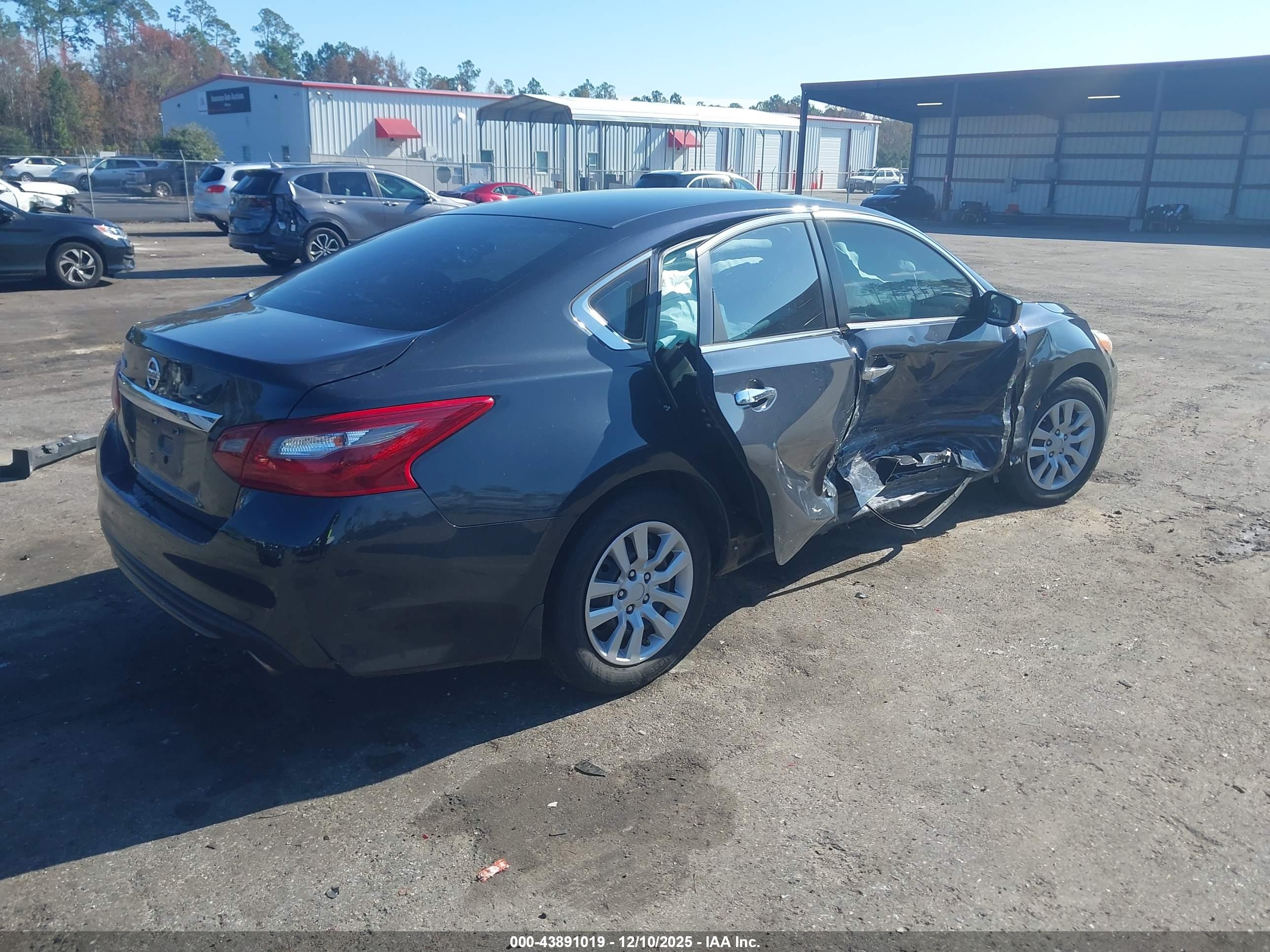 NISSAN ALTIMA image 4