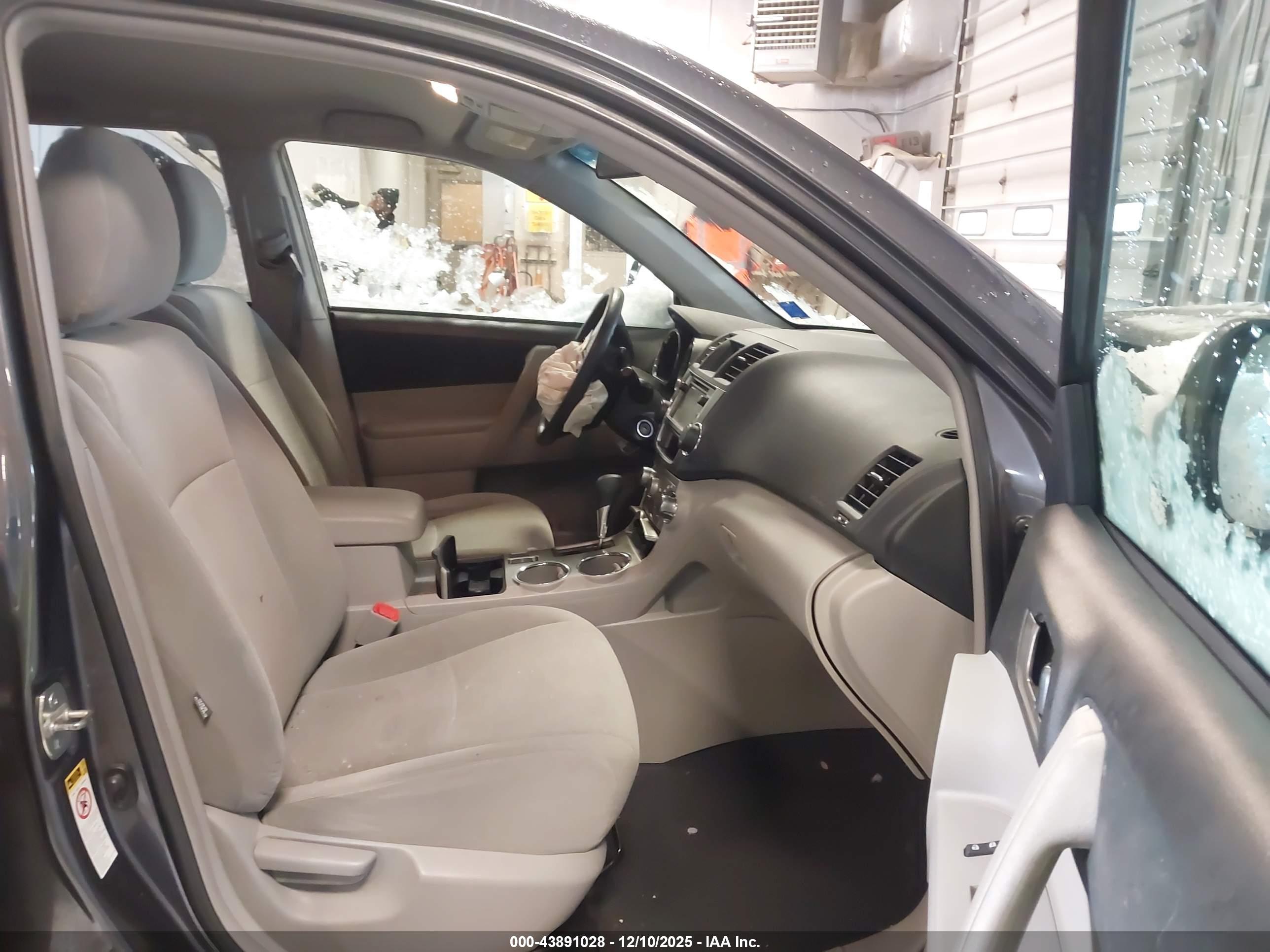 TOYOTA HIGHLANDER image 5