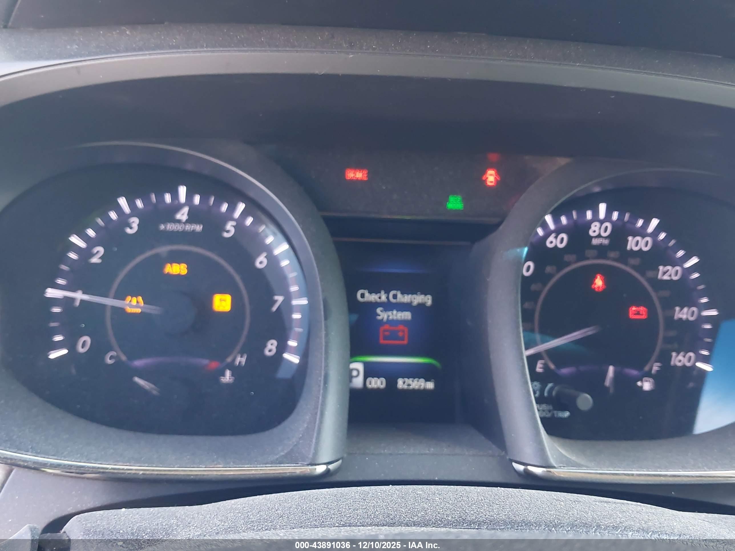 TOYOTA AVALON image 7