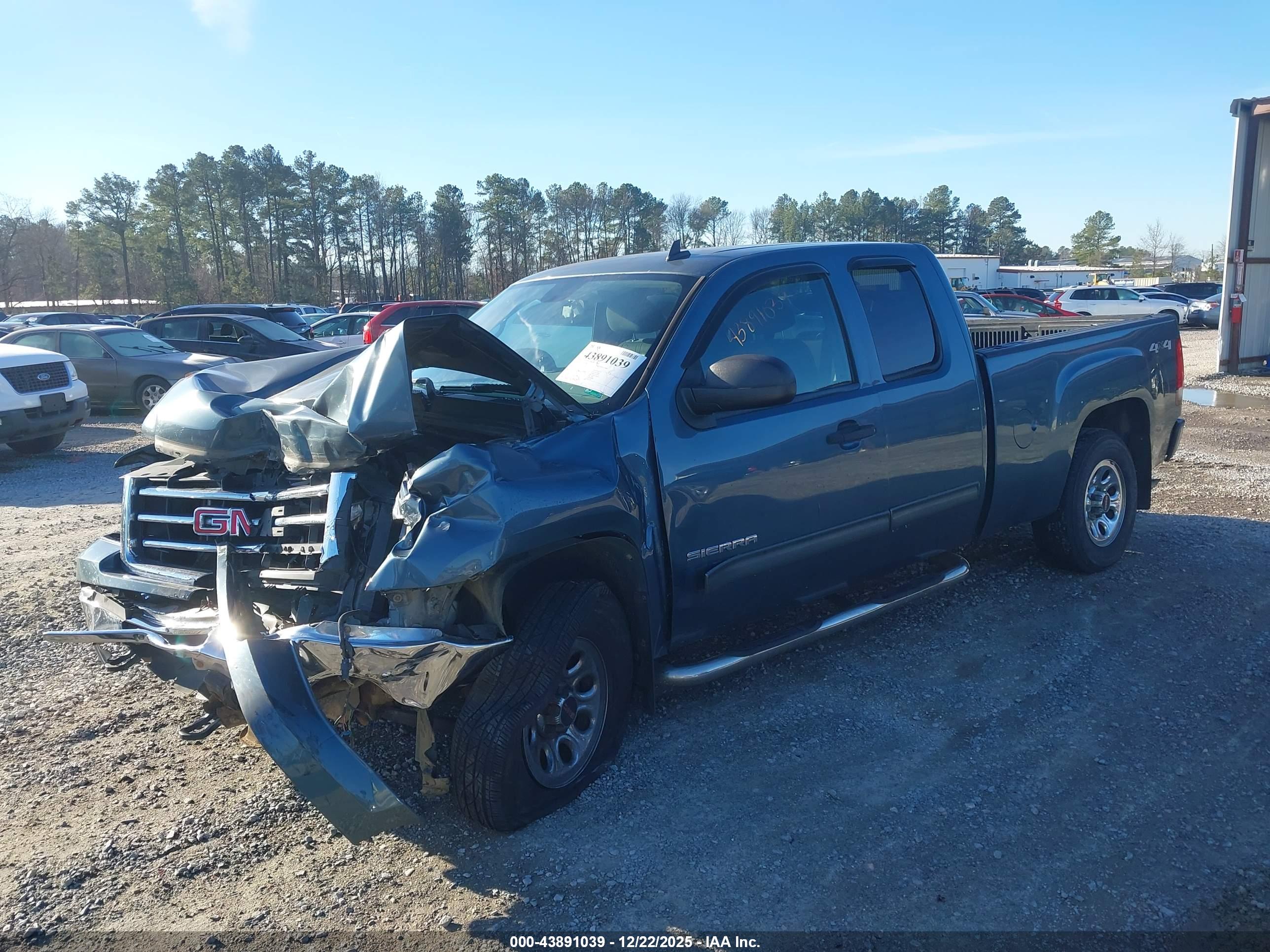 GMC SIERRA image 2