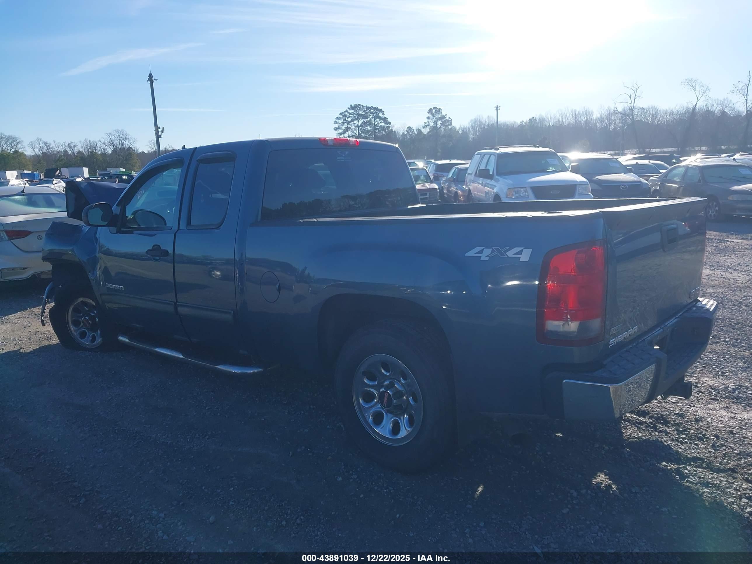 GMC SIERRA image 3