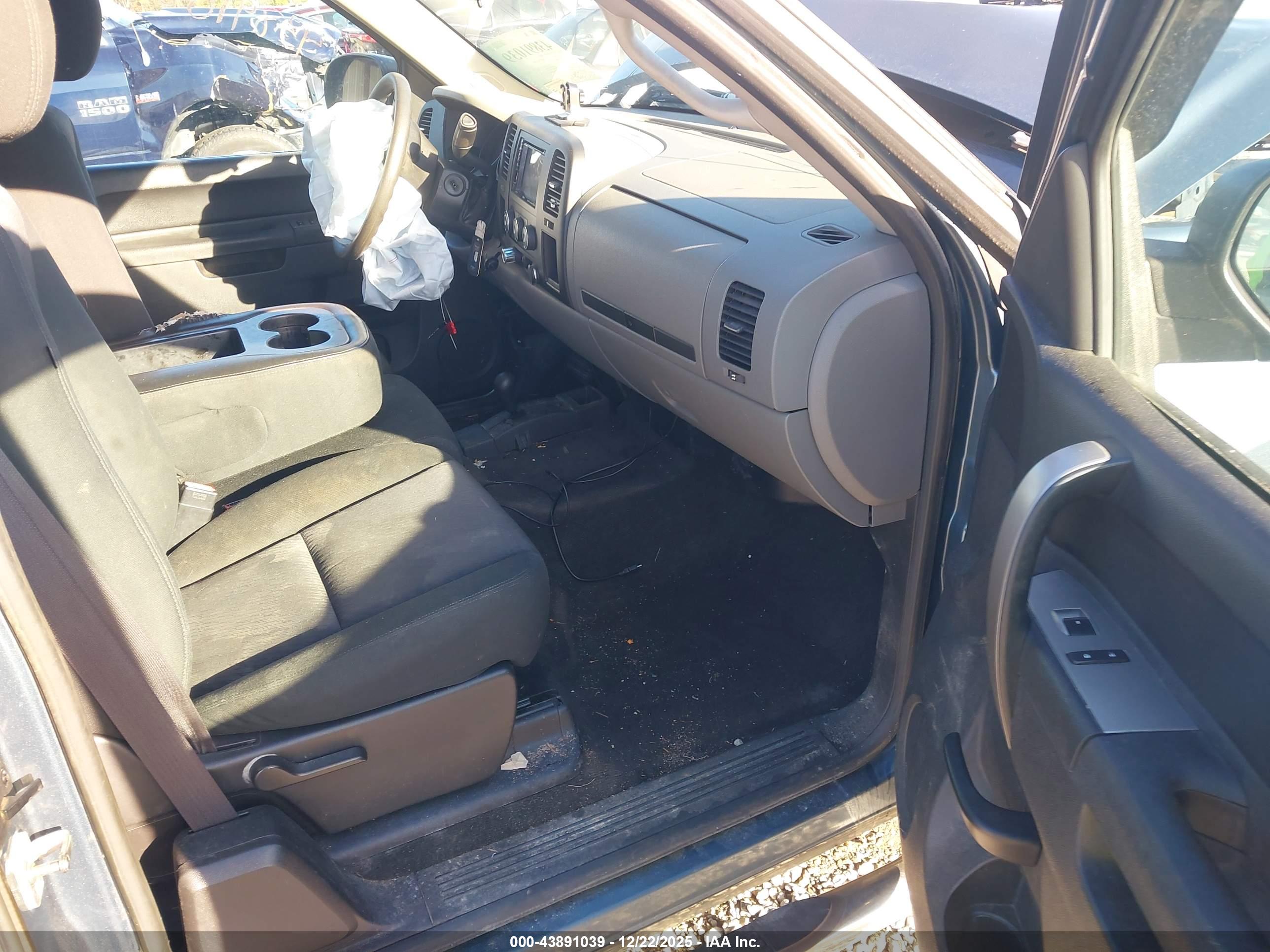 GMC SIERRA image 5