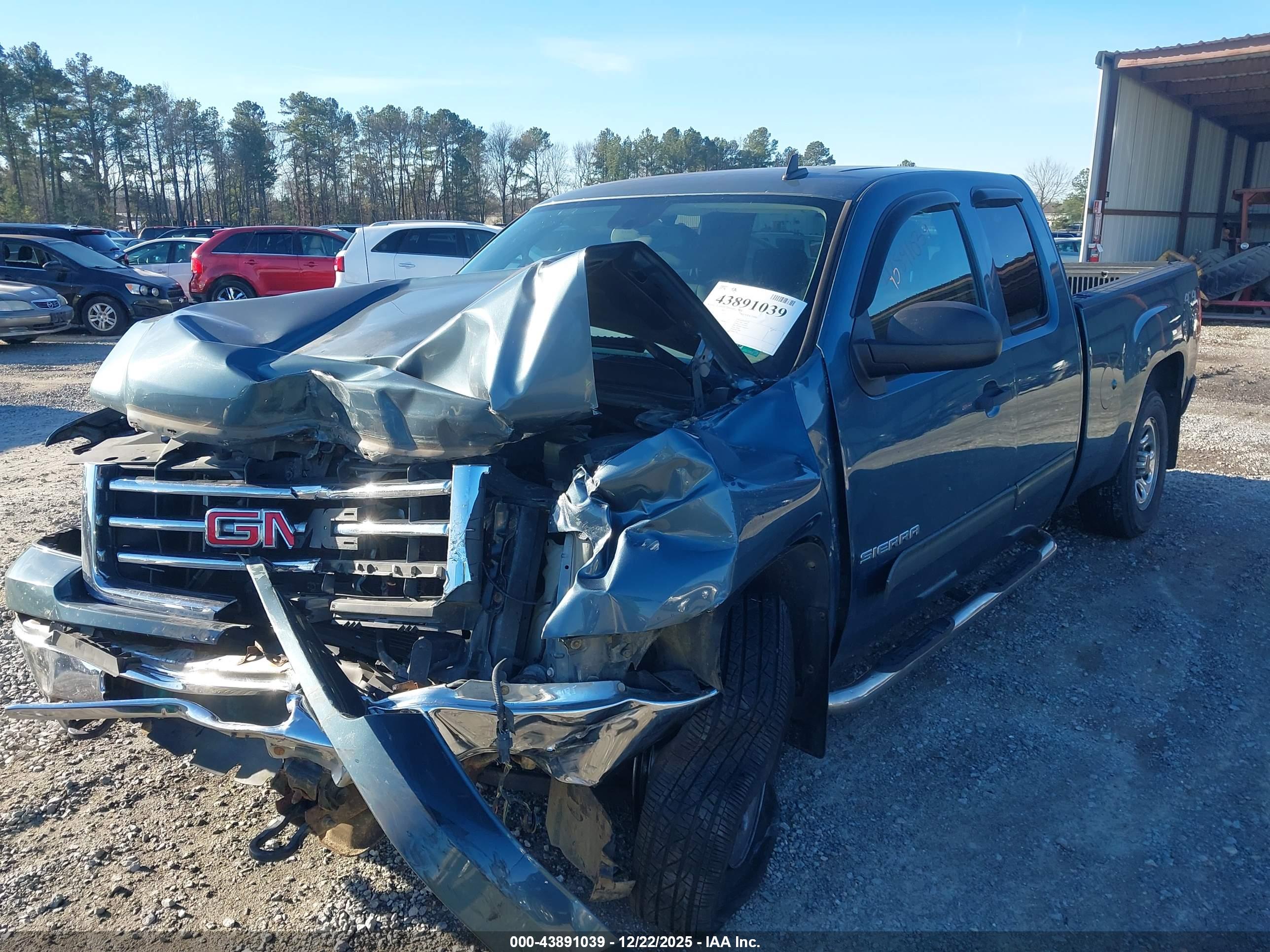 GMC SIERRA image 6