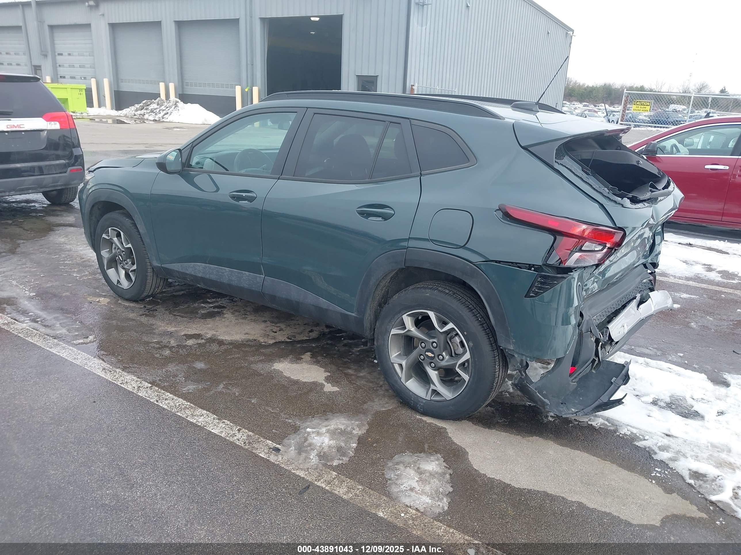 CHEVROLET TRAX image 3
