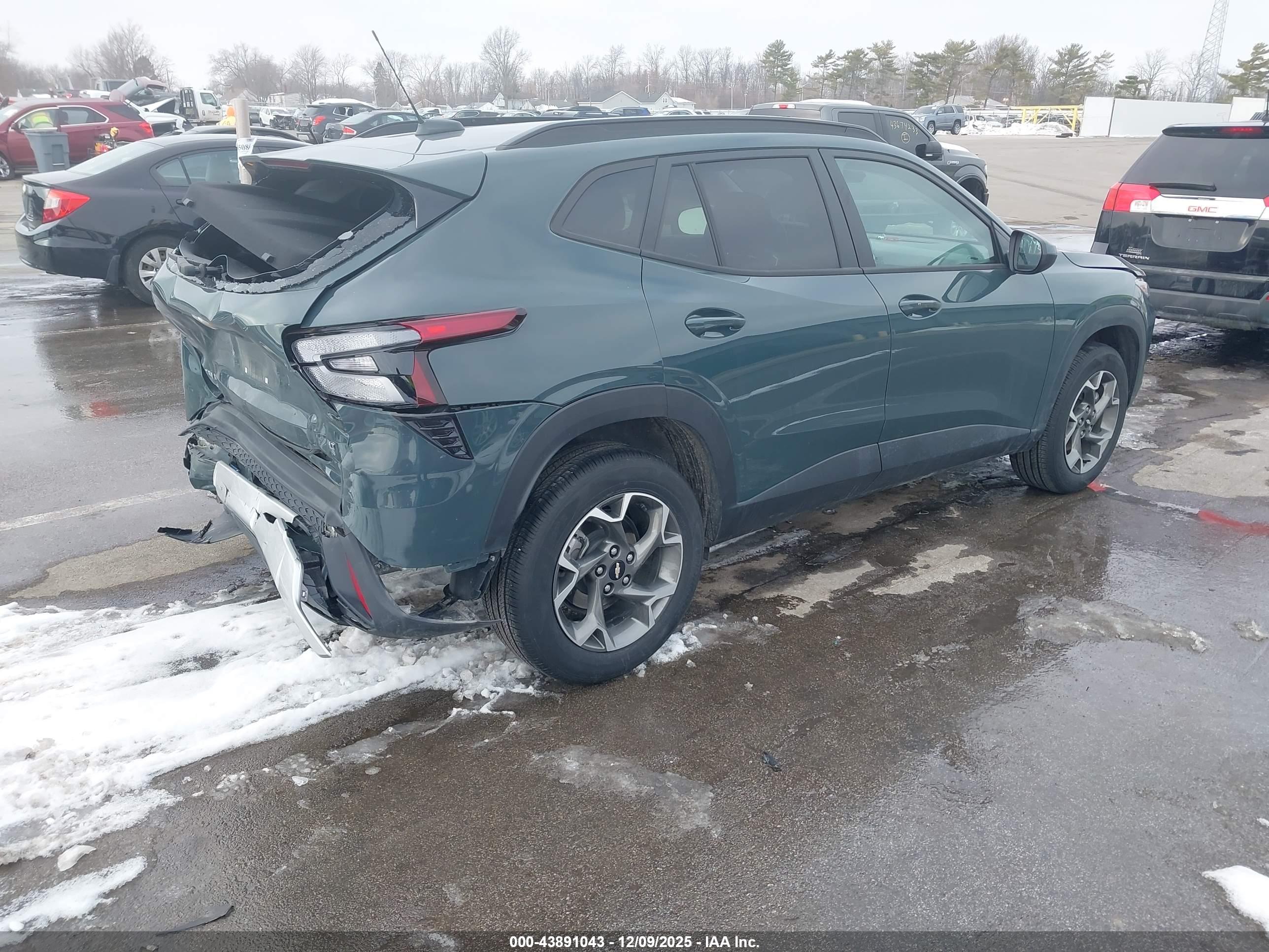 CHEVROLET TRAX image 4