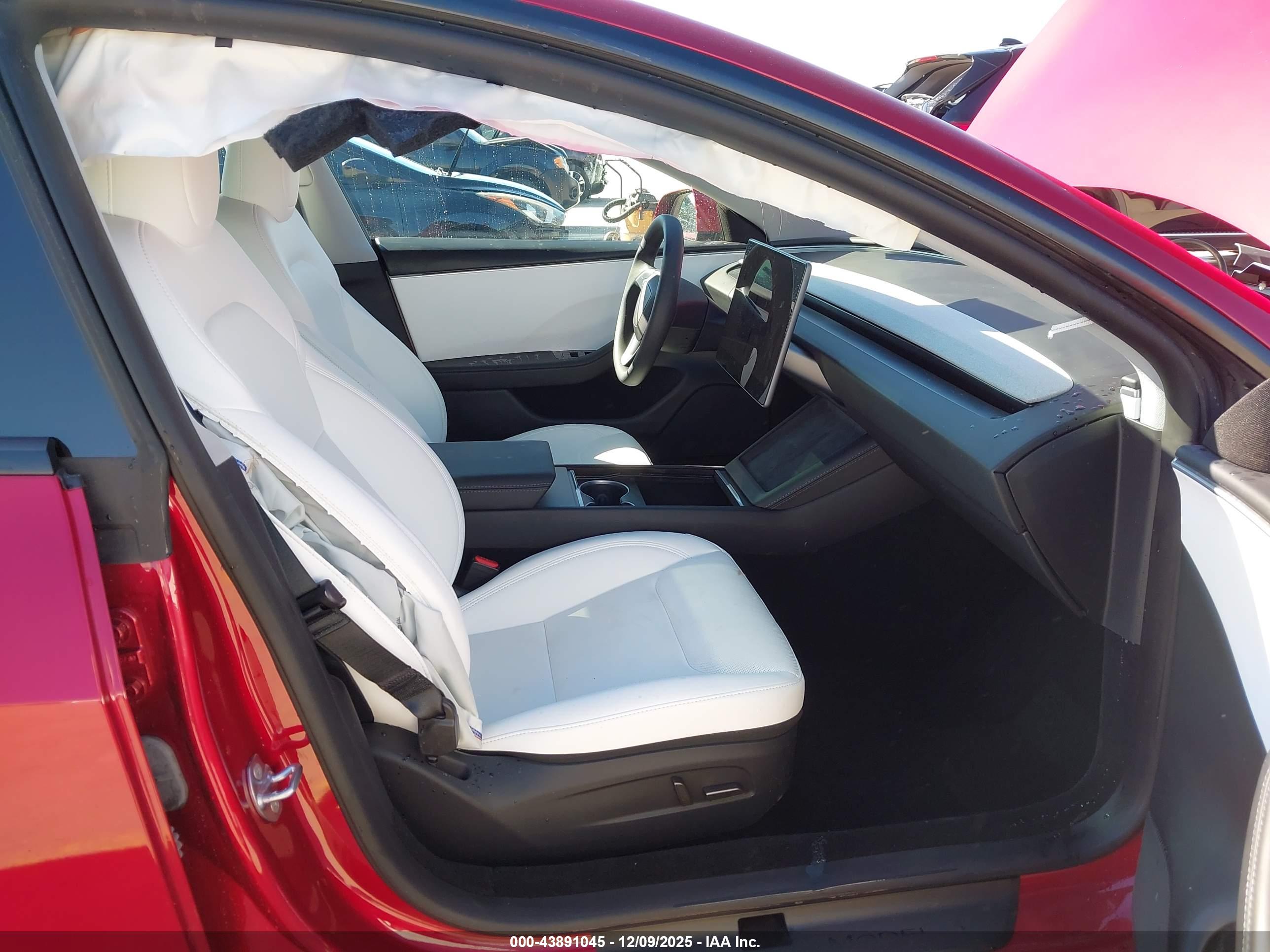 TESLA MODEL image 5